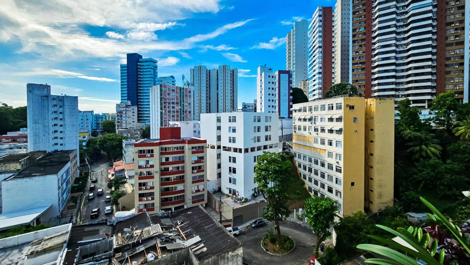 Apto Alto Padrao com Garagem e Piscina na Graca