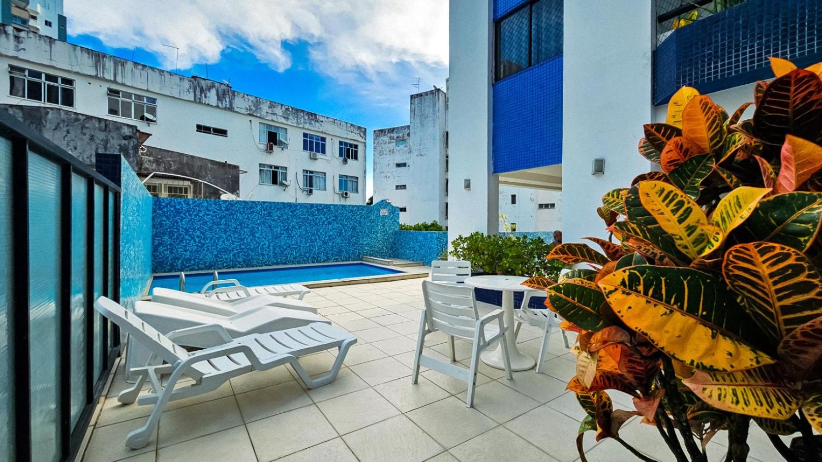 Apto Alto Padrao com Garagem e Piscina na Graca
