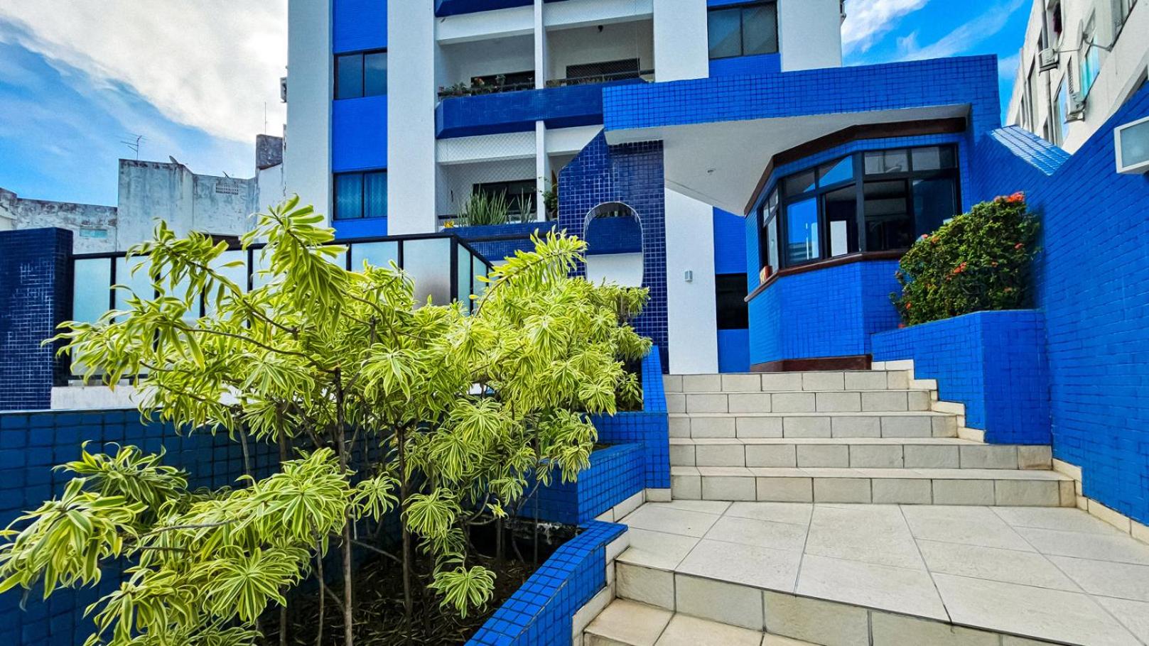 Apto Alto Padrao com Garagem e Piscina na Graca
