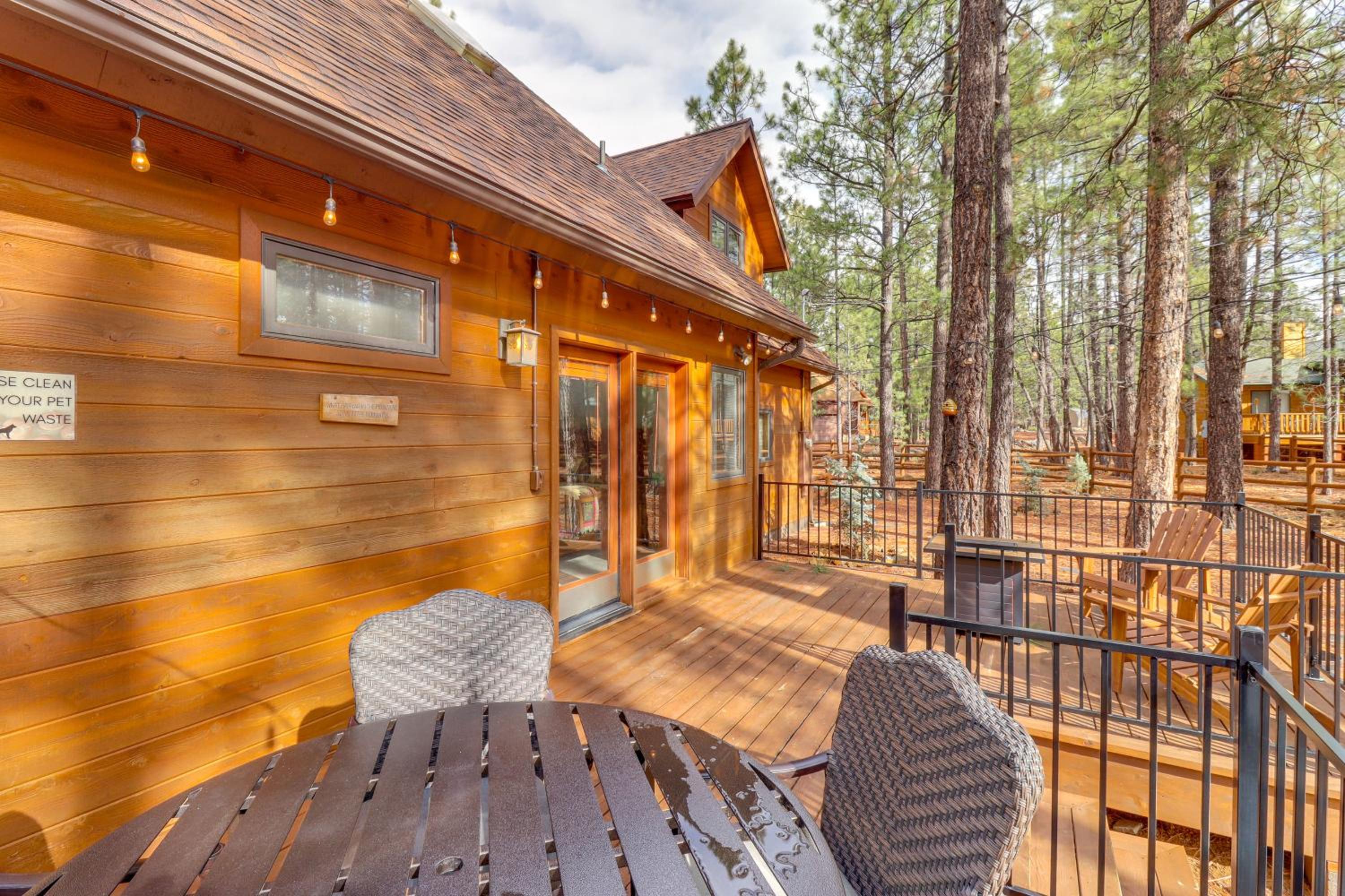 Golf, Hike, Explore! Family-Friendly Pinetop Haven