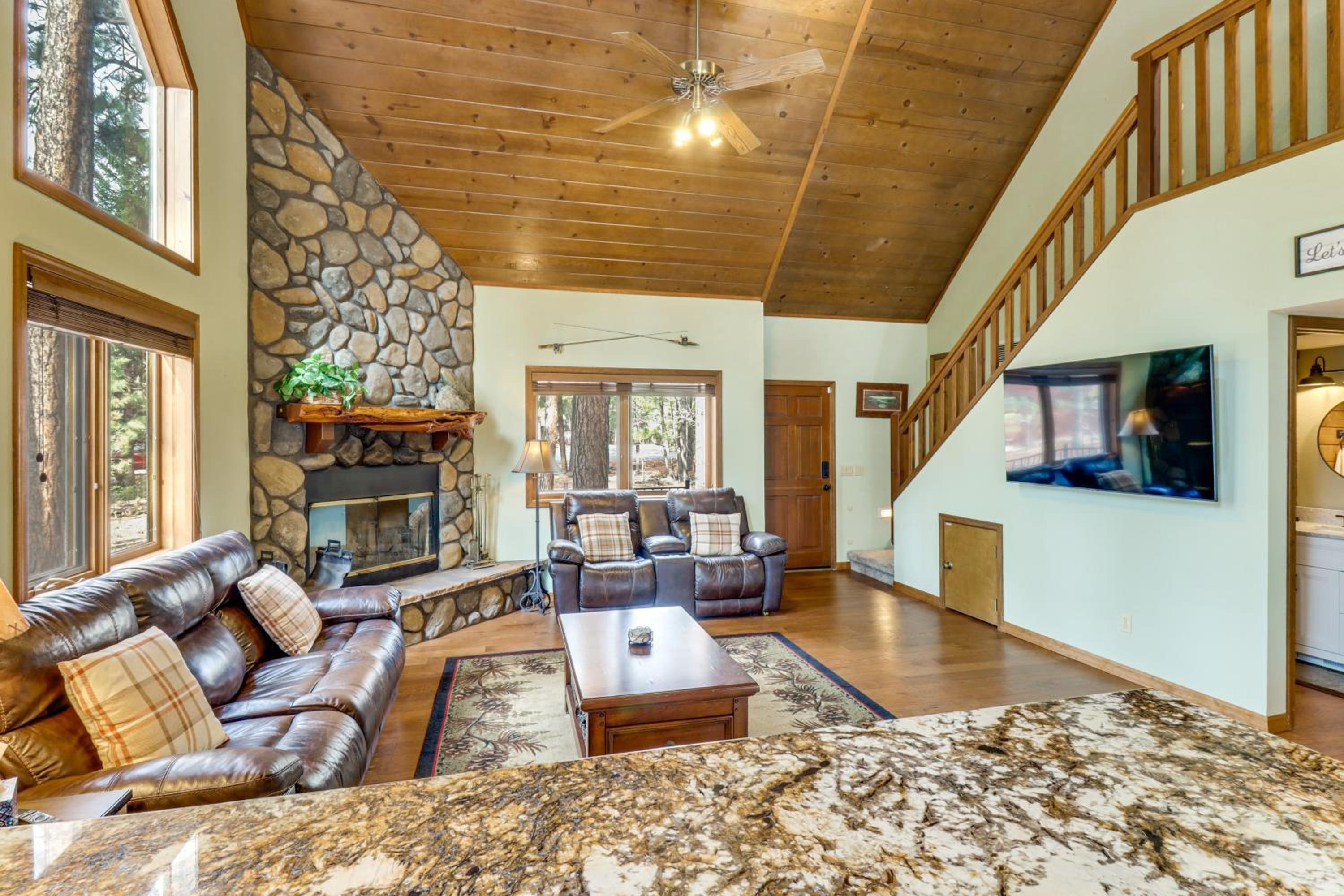 Golf, Hike, Explore! Family-Friendly Pinetop Haven