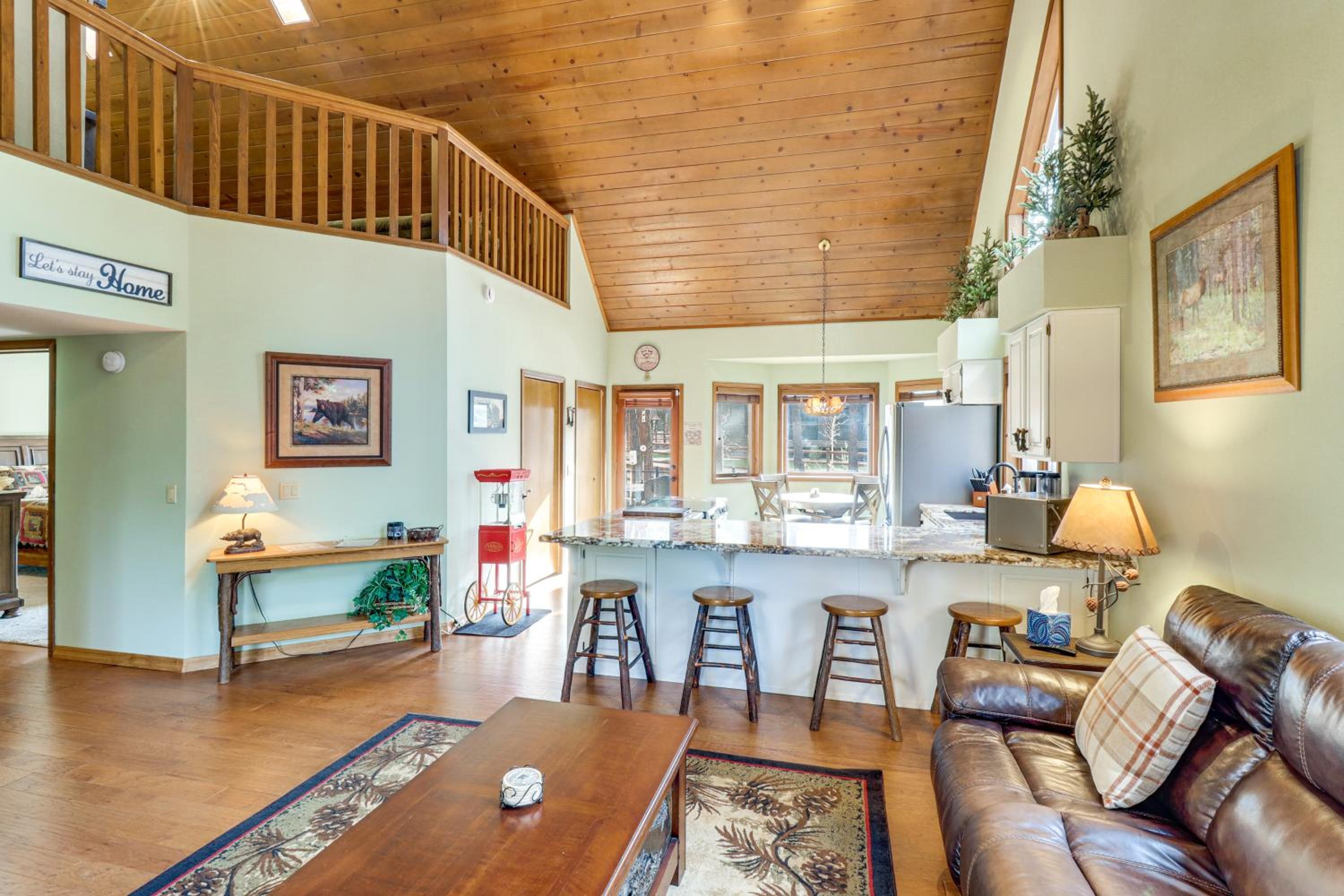 Golf, Hike, Explore! Family-Friendly Pinetop Haven