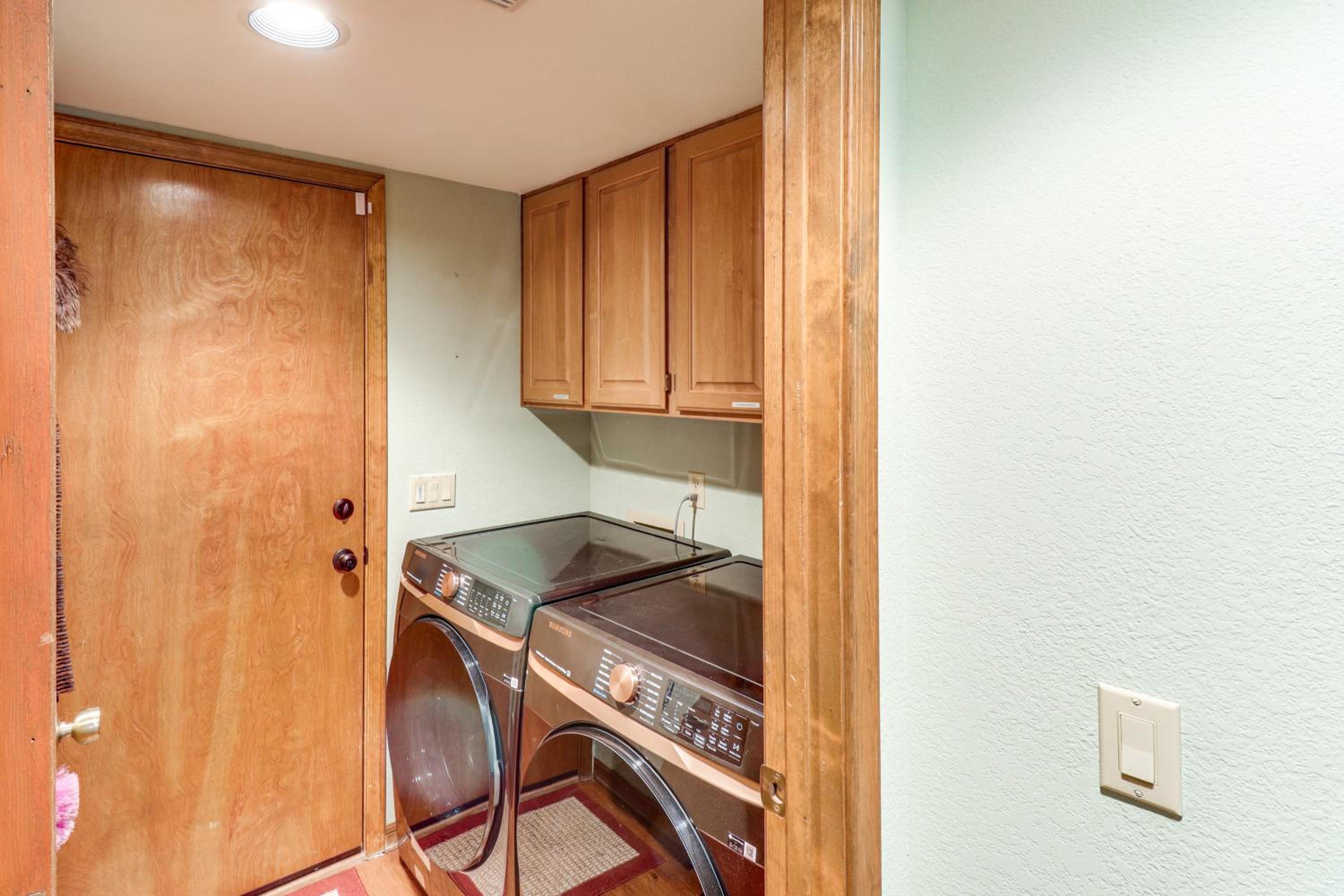 Golf, Hike, Explore! Family-Friendly Pinetop Haven