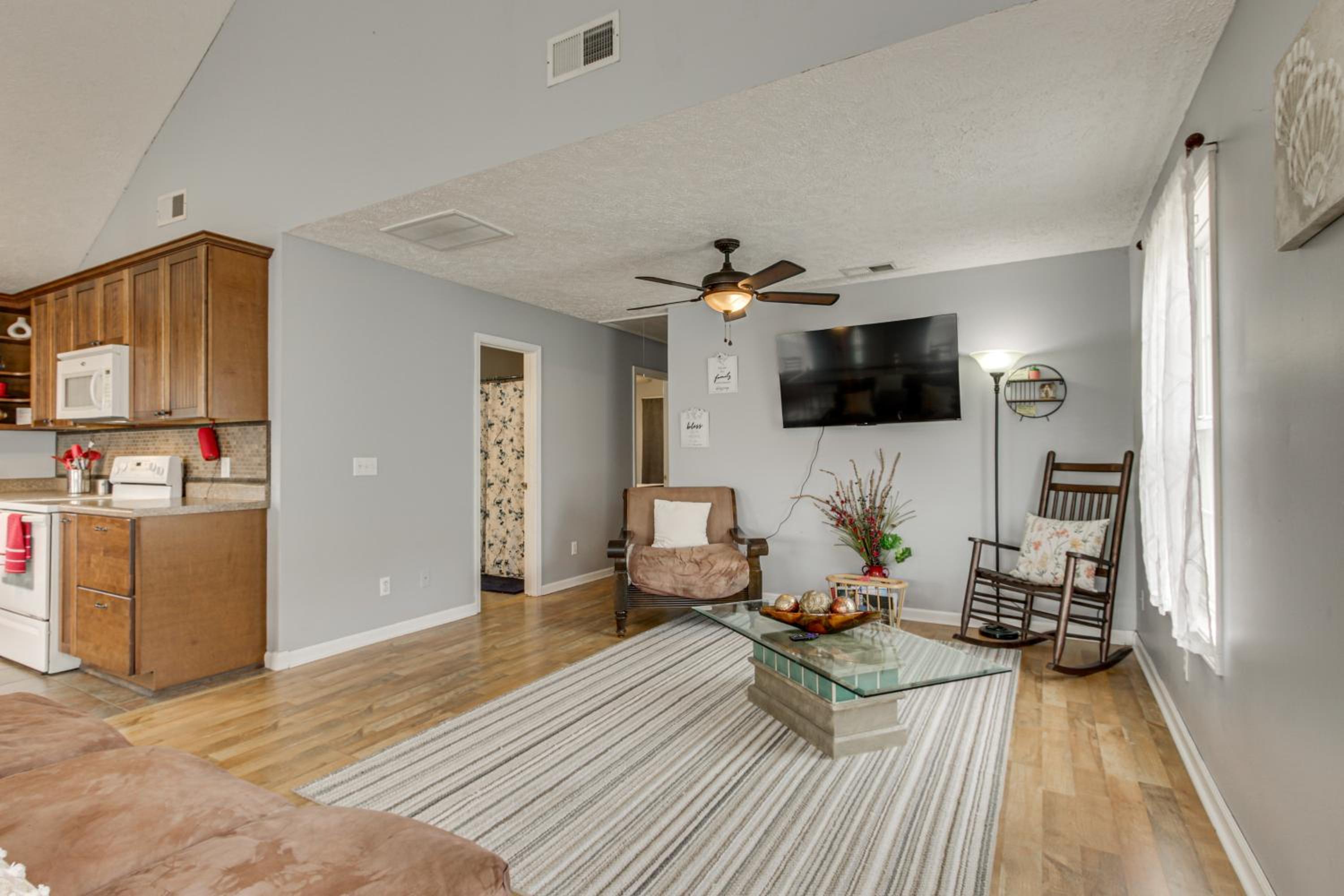 Near Tennessee River! Pet-Friendly Family Cottage!