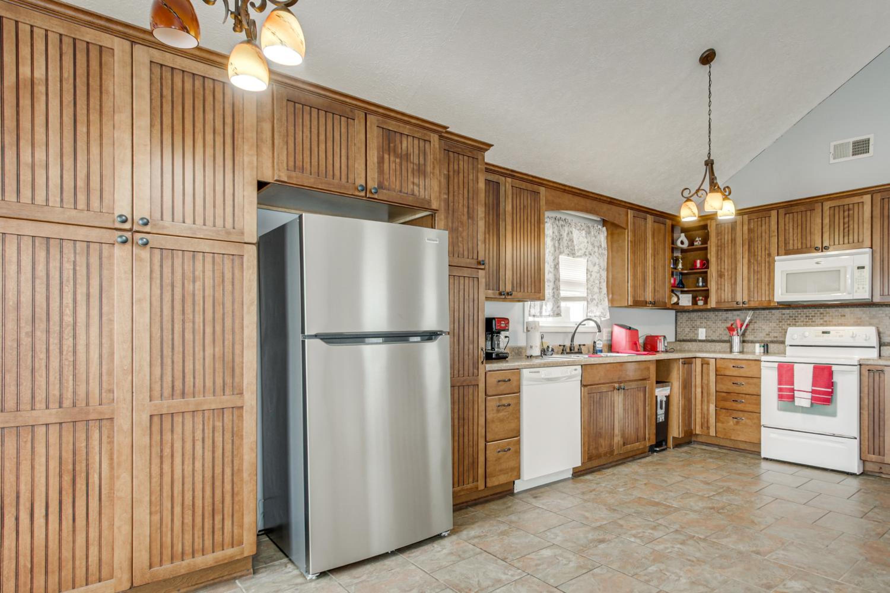 Near Tennessee River! Pet-Friendly Family Cottage!