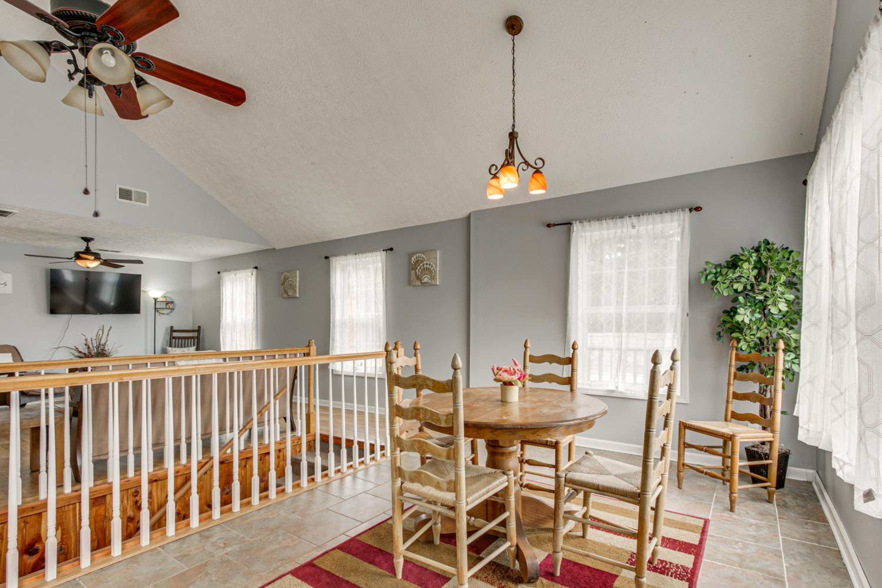 Near Tennessee River! Pet-Friendly Family Cottage!