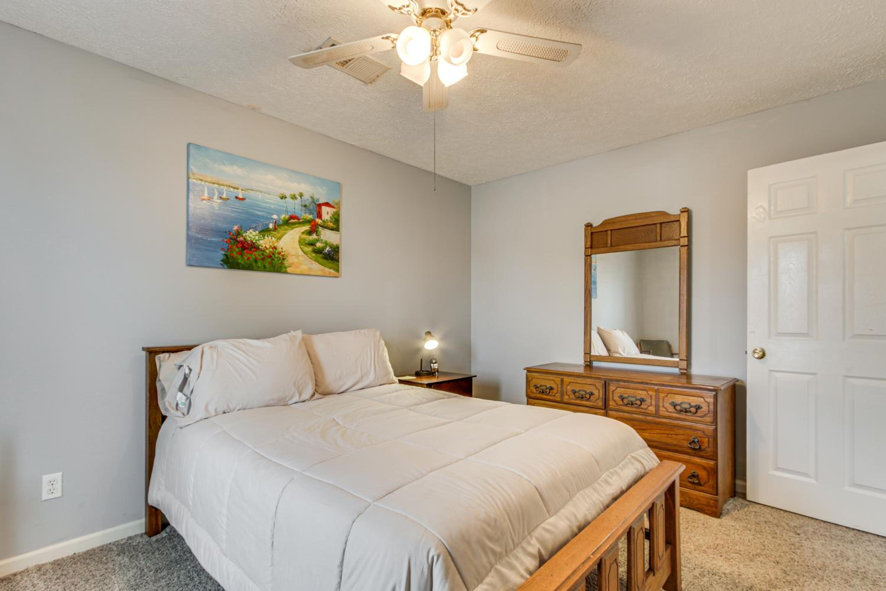 Near Tennessee River! Pet-Friendly Family Cottage!