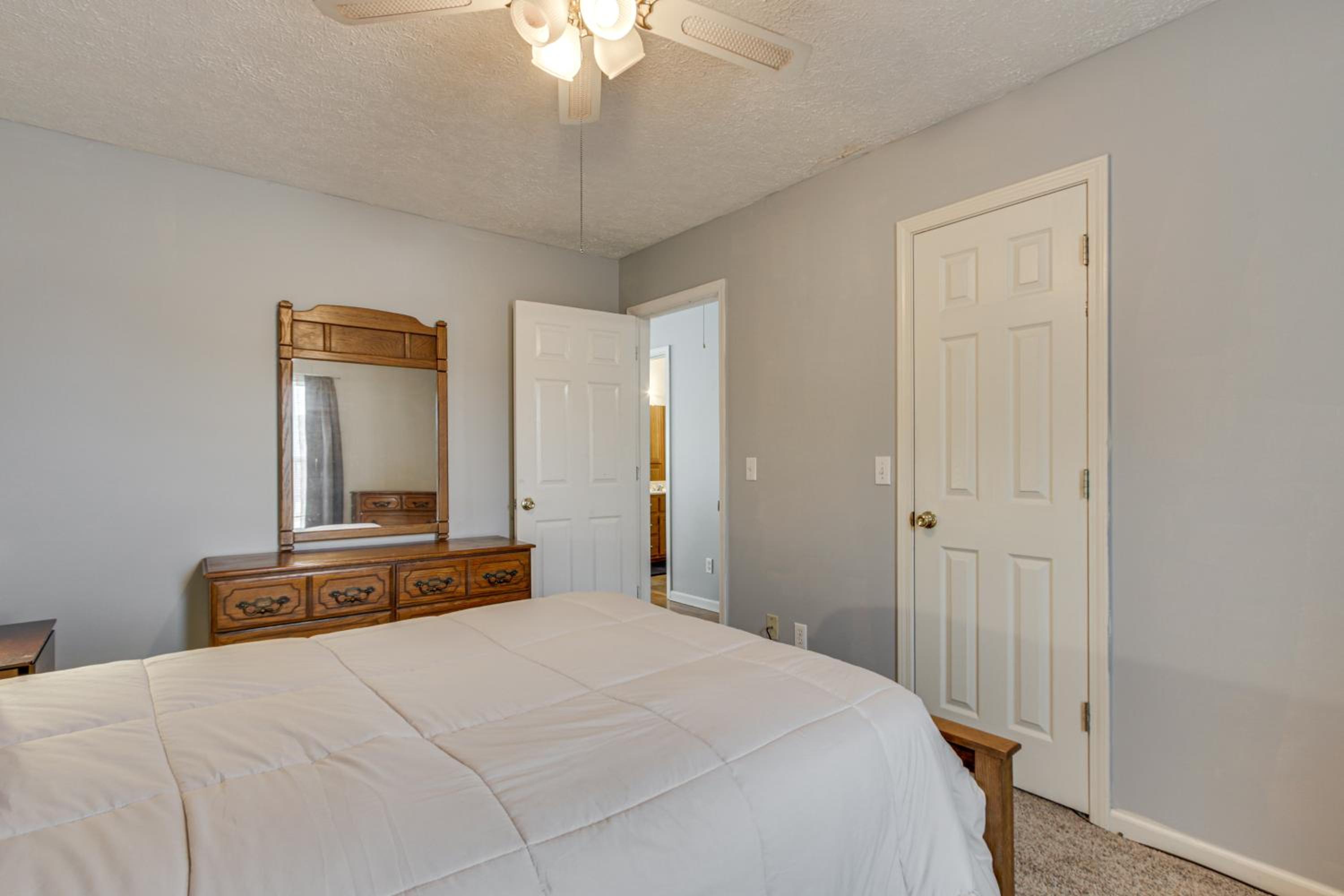 Near Tennessee River! Pet-Friendly Family Cottage!