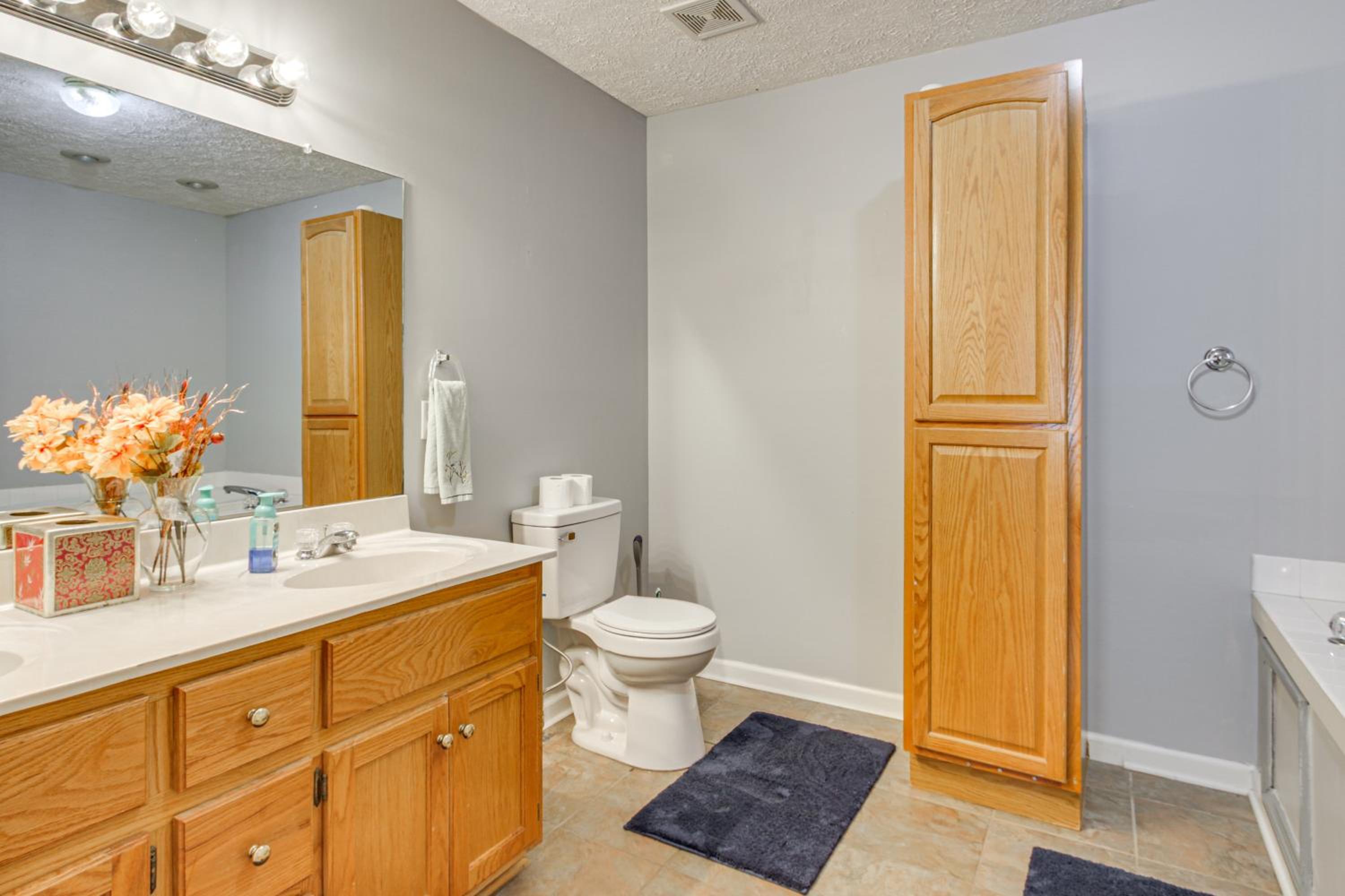 Near Tennessee River! Pet-Friendly Family Cottage!