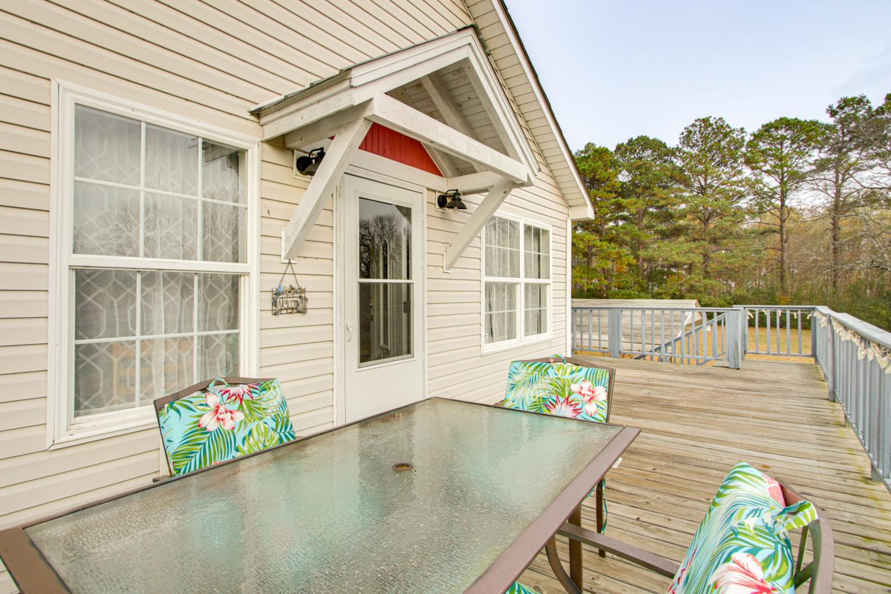 Near Tennessee River! Pet-Friendly Family Cottage!
