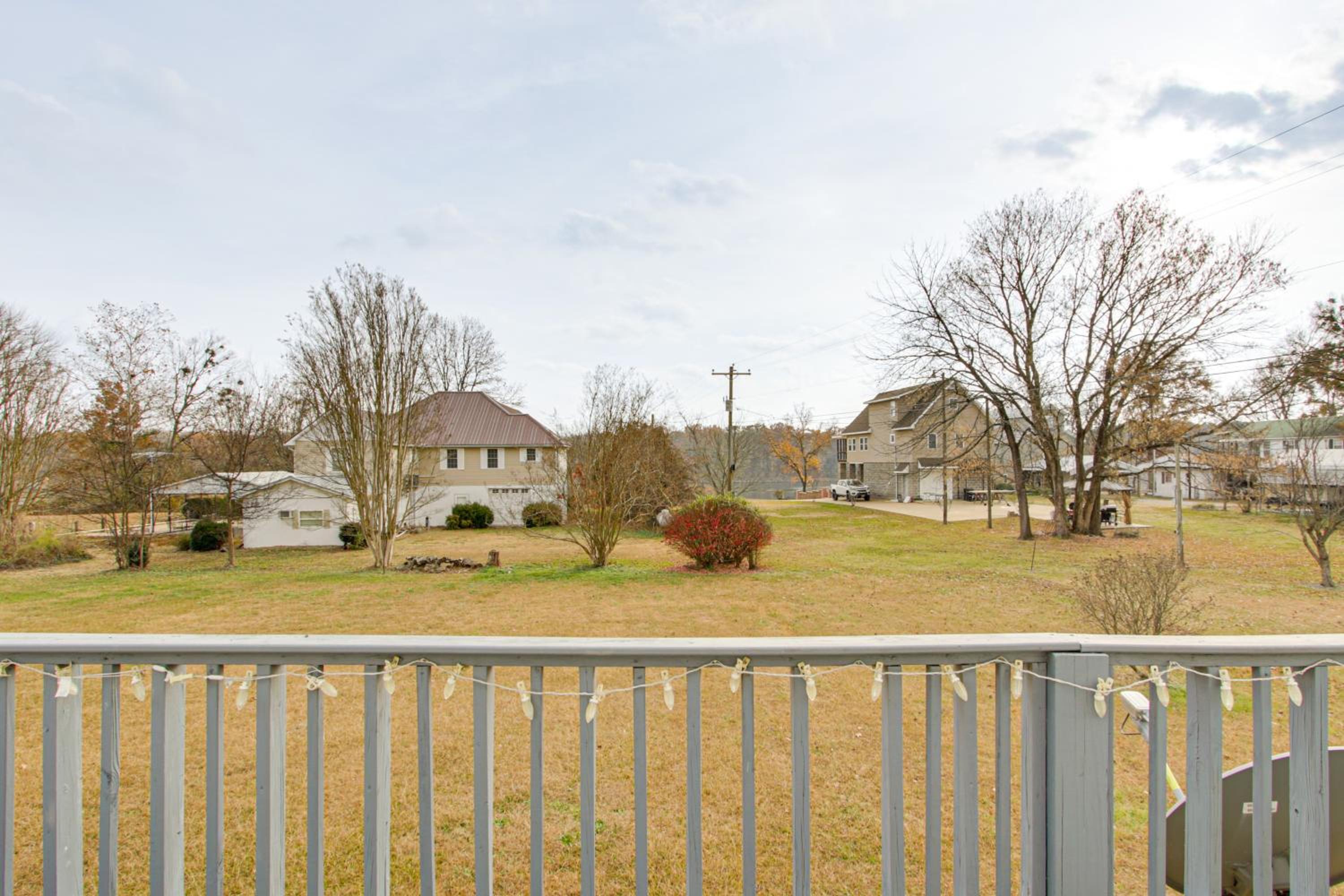 Near Tennessee River! Pet-Friendly Family Cottage!