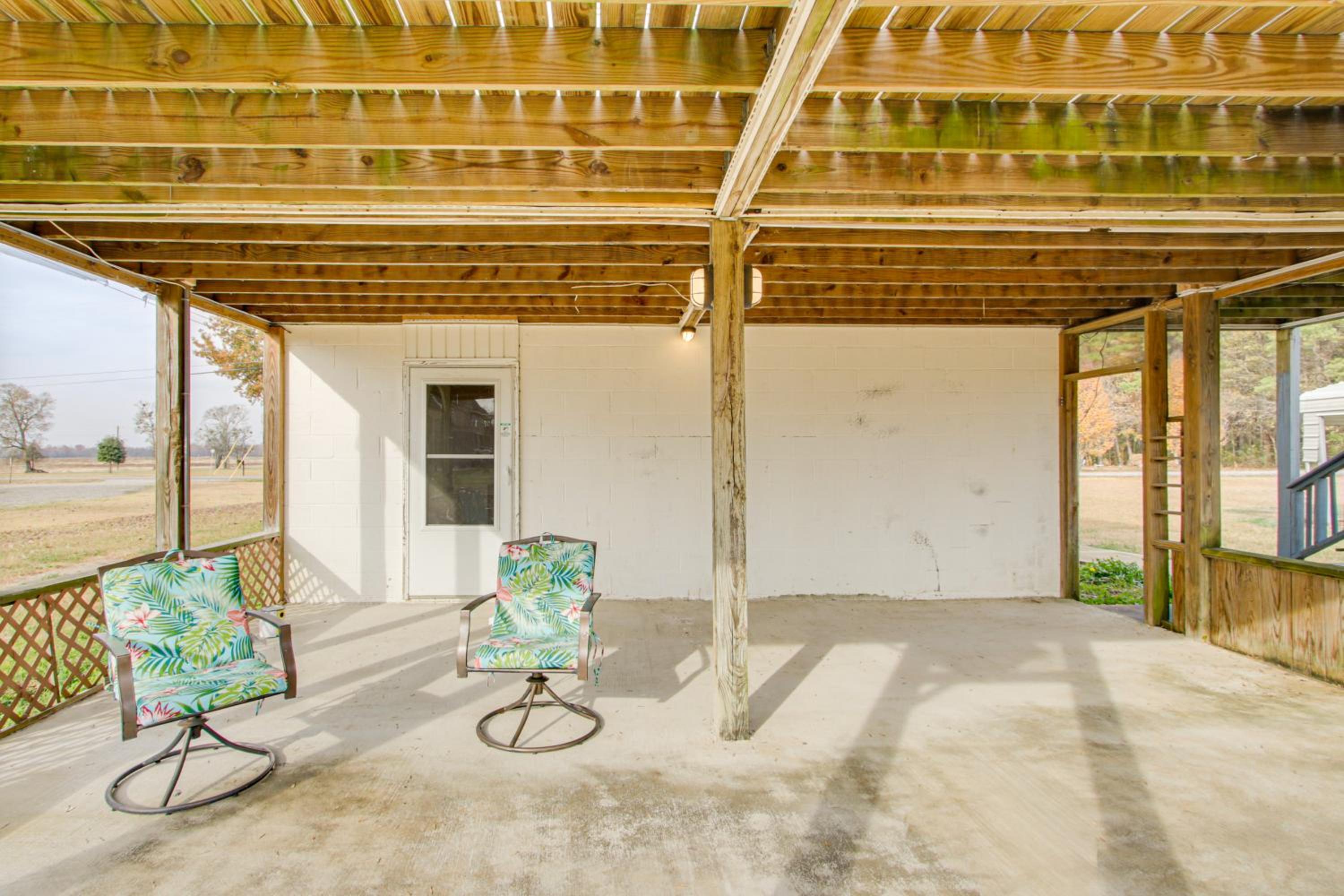 Near Tennessee River! Pet-Friendly Family Cottage!