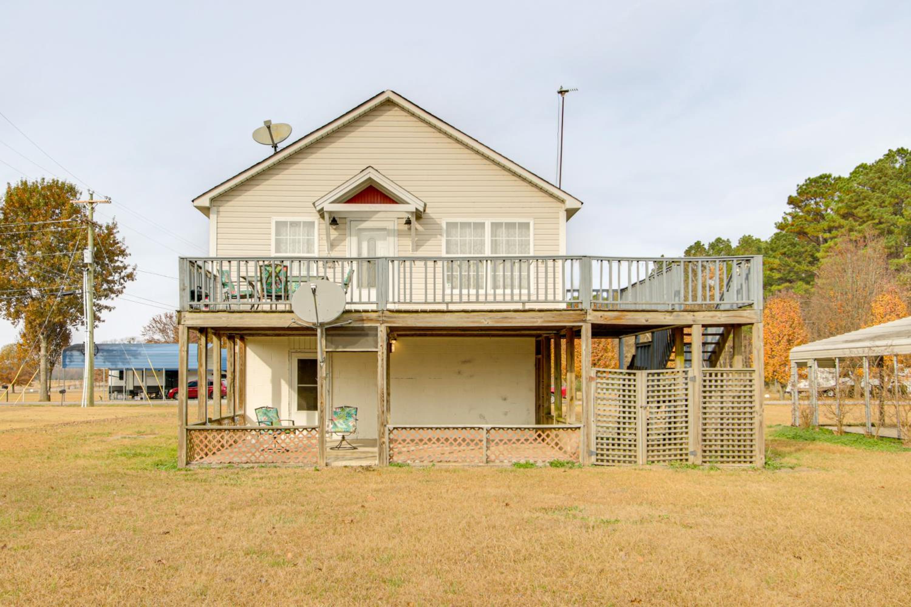 Near Tennessee River! Pet-Friendly Family Cottage!