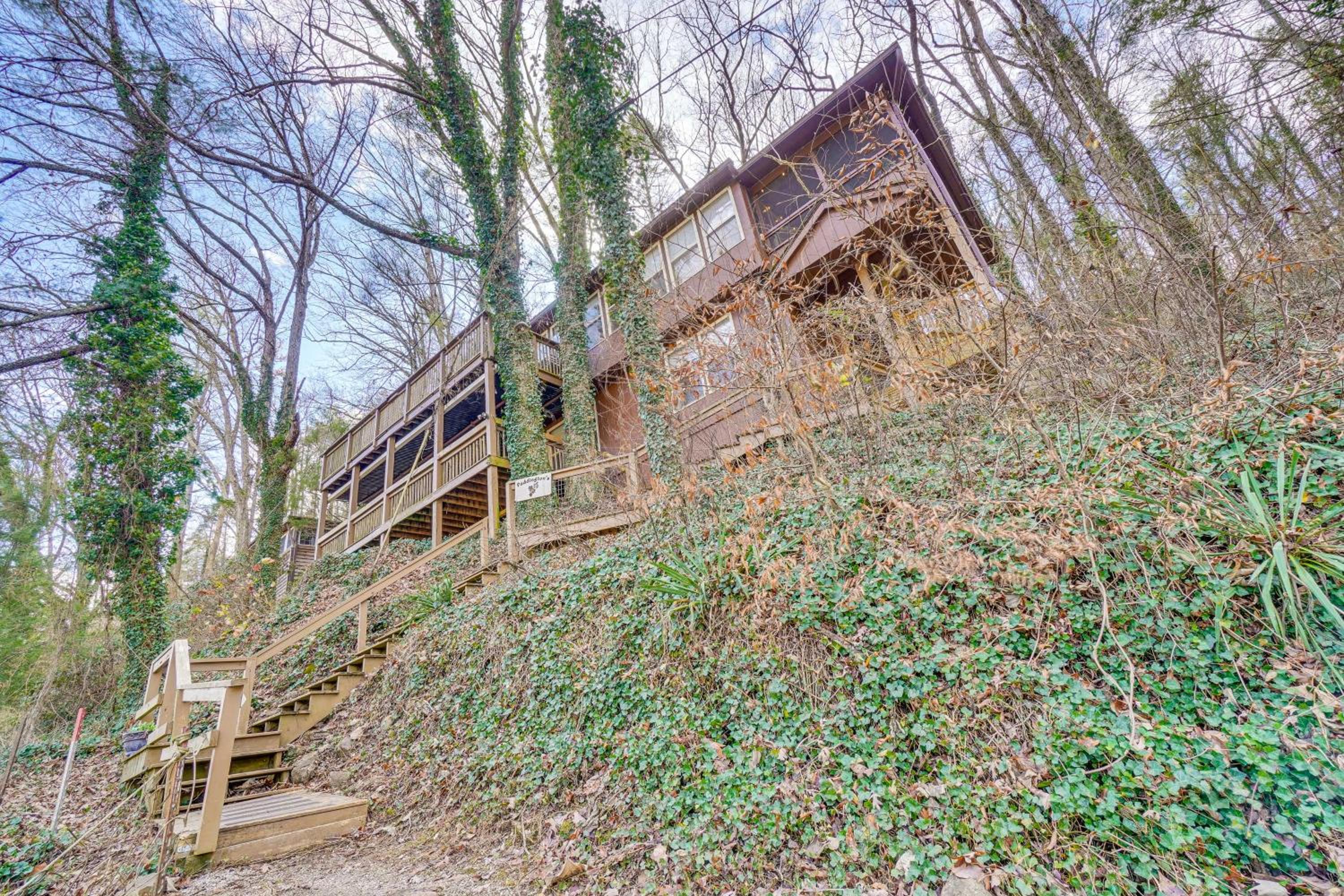 Hot Tub, Trails, Views! Little River Retreat