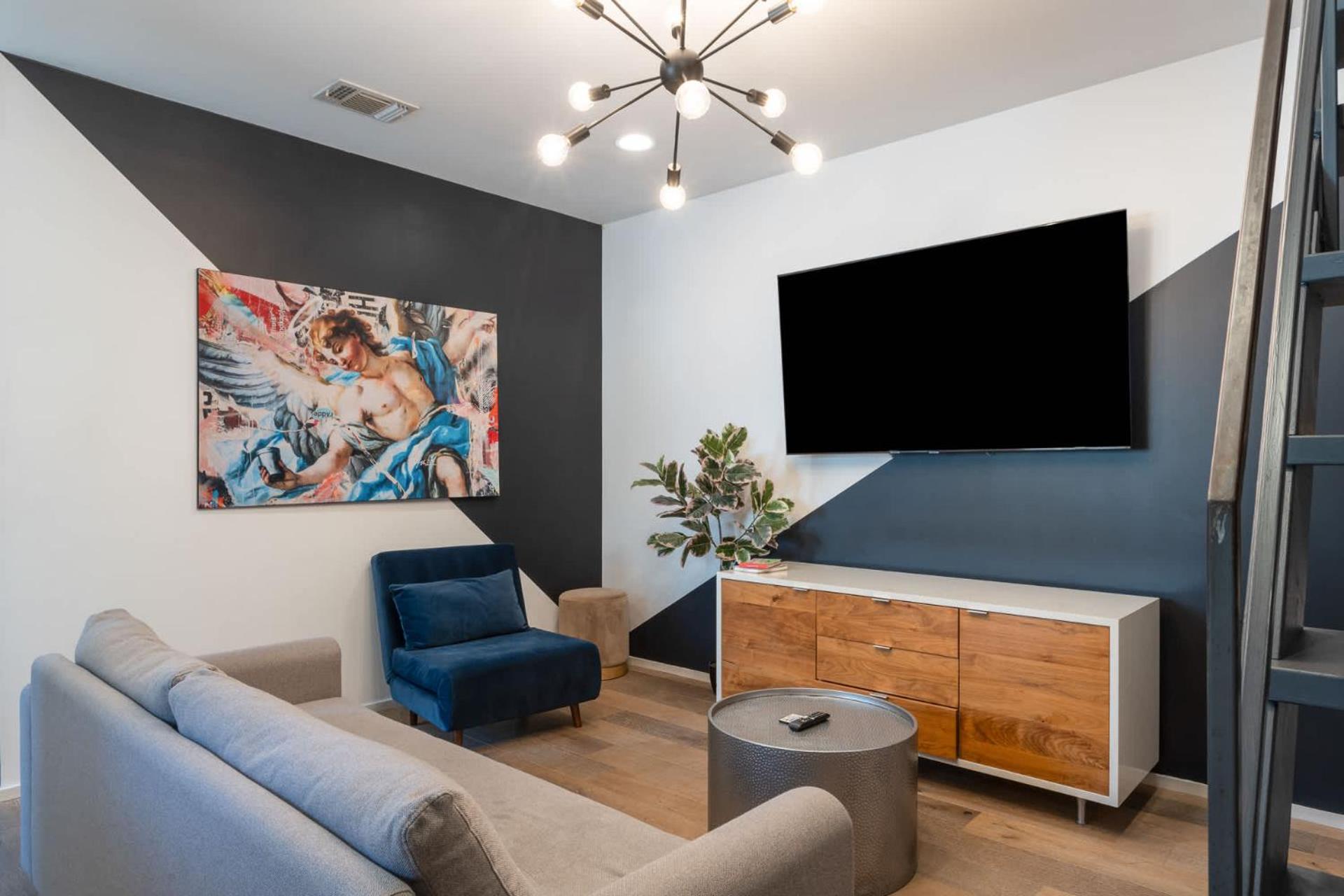 Austin Icon Group Mansion - 6min to Rainey Street