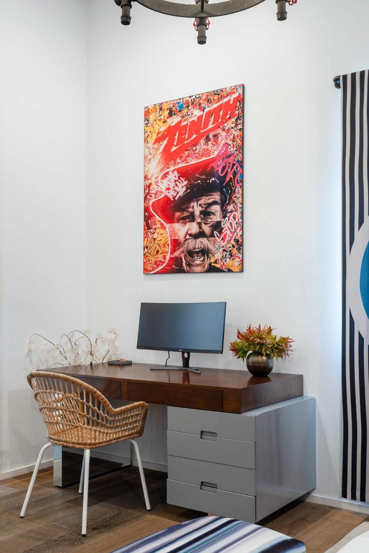 Austin Icon Group Mansion - 6min to Rainey Street