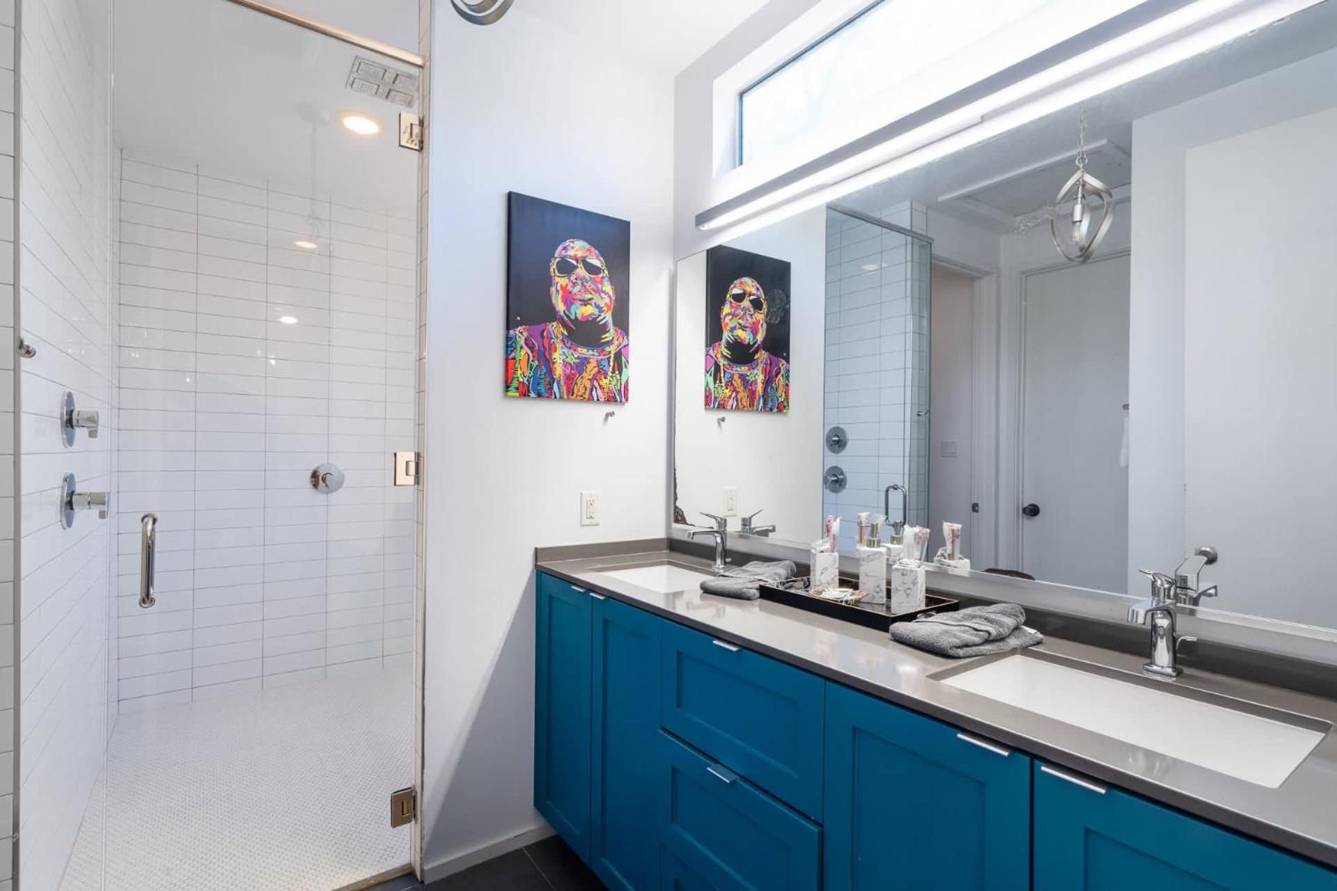 Austin Icon Group Mansion - 6min to Rainey Street
