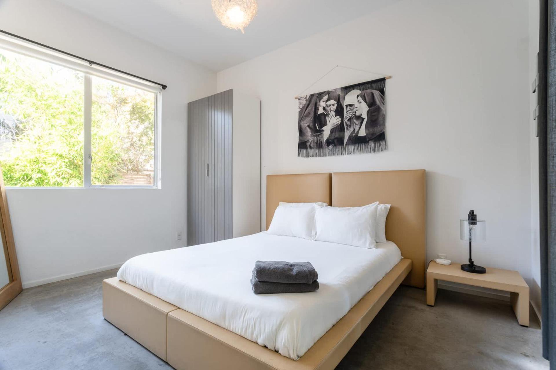Austin Icon Group Mansion - 6min to Rainey Street