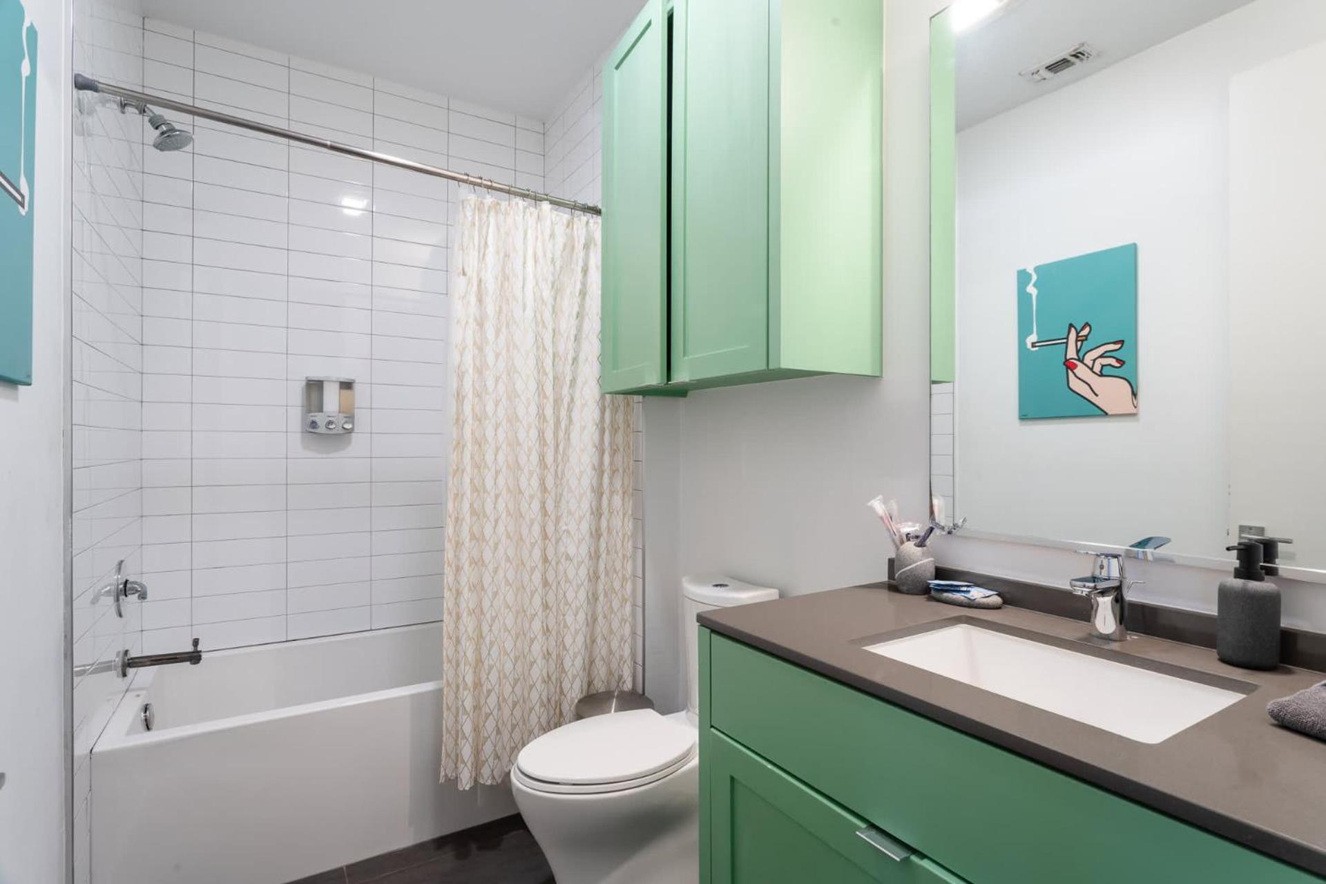 Austin Icon Group Mansion - 6min to Rainey Street