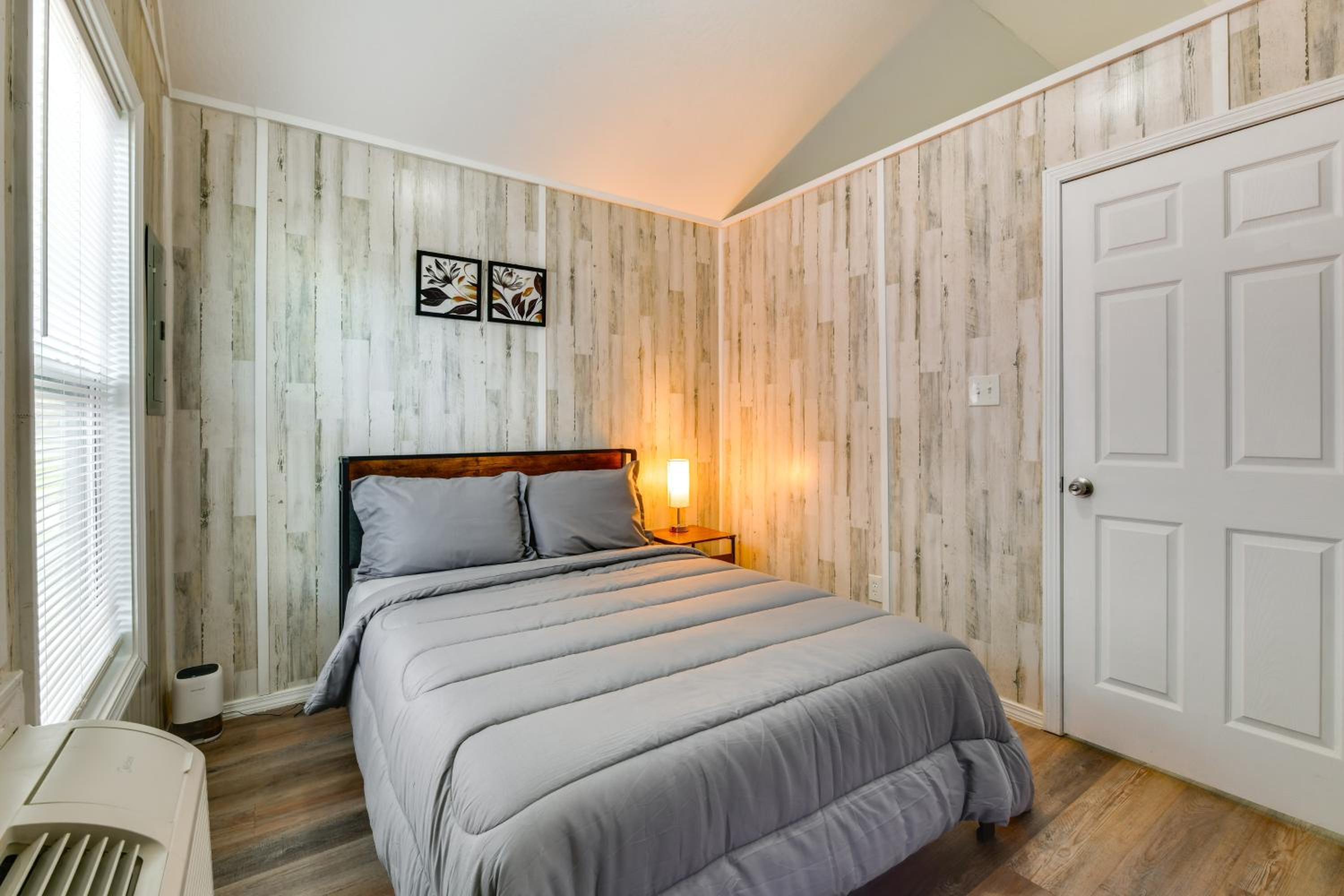 Pet-Friendly Picayune Tiny Home 4 Mi to Dtwn!