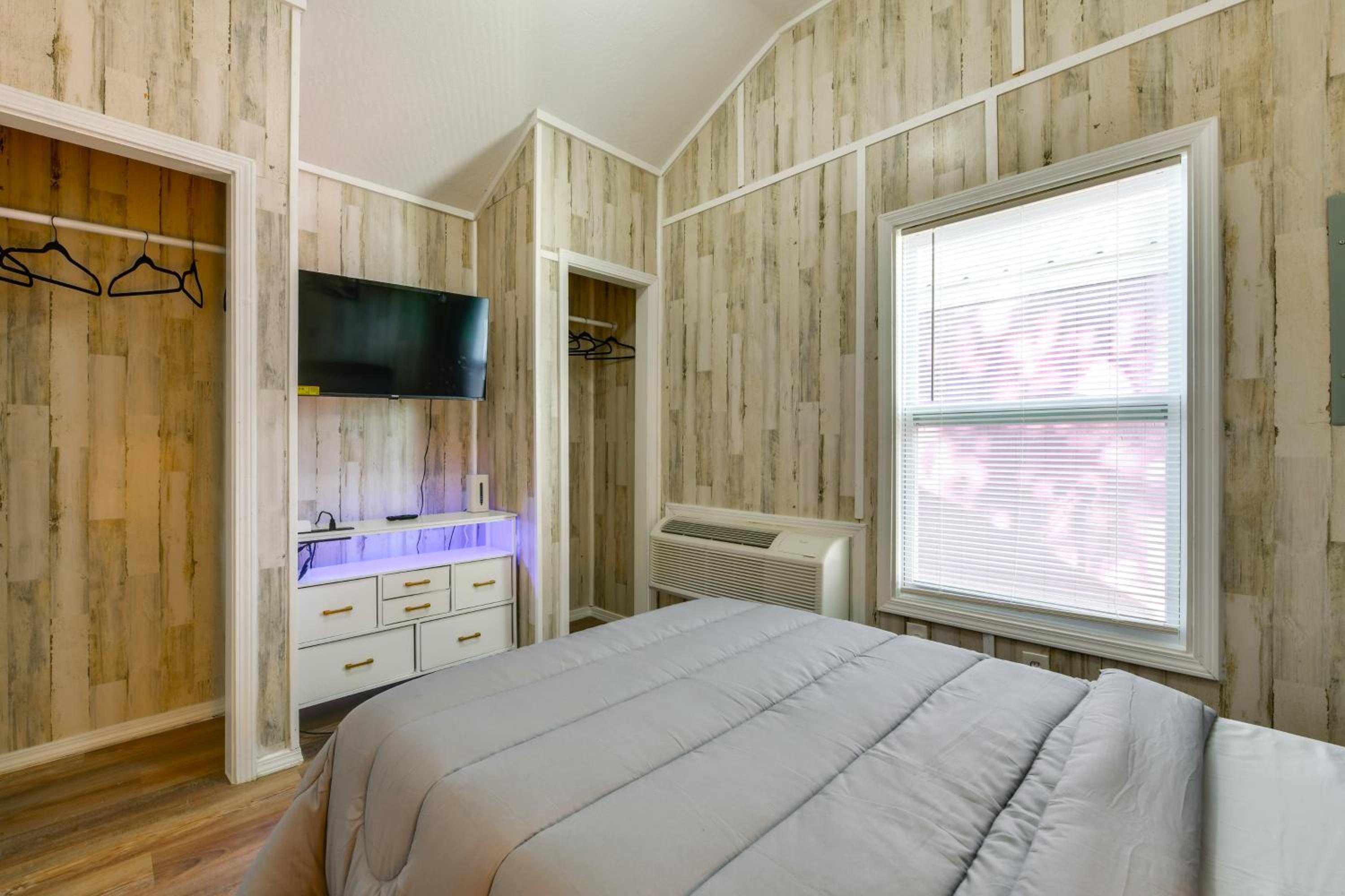 Pet-Friendly Picayune Tiny Home 4 Mi to Dtwn!