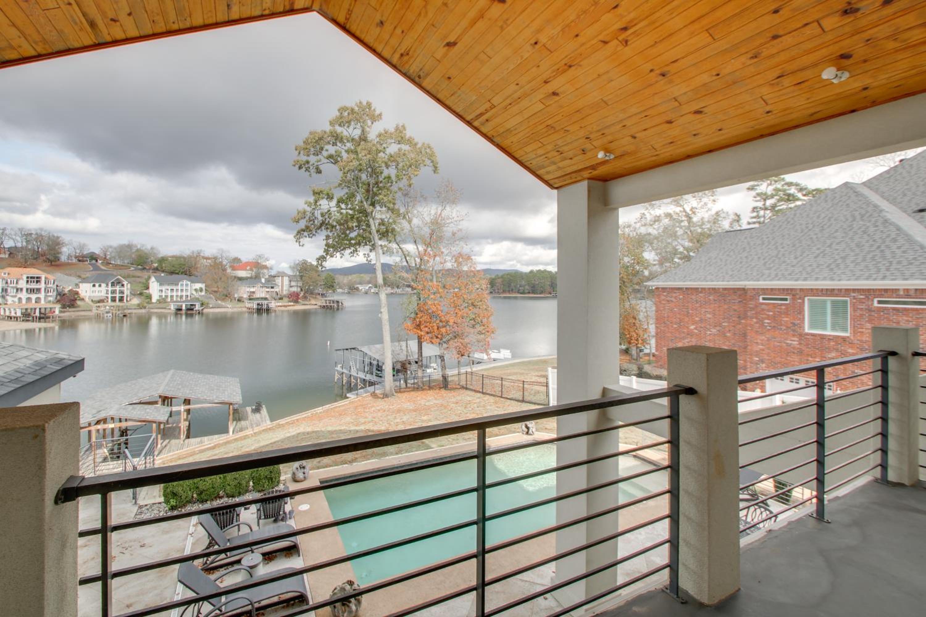 Private Pool and Slip Luxury Lake Hamilton Home!