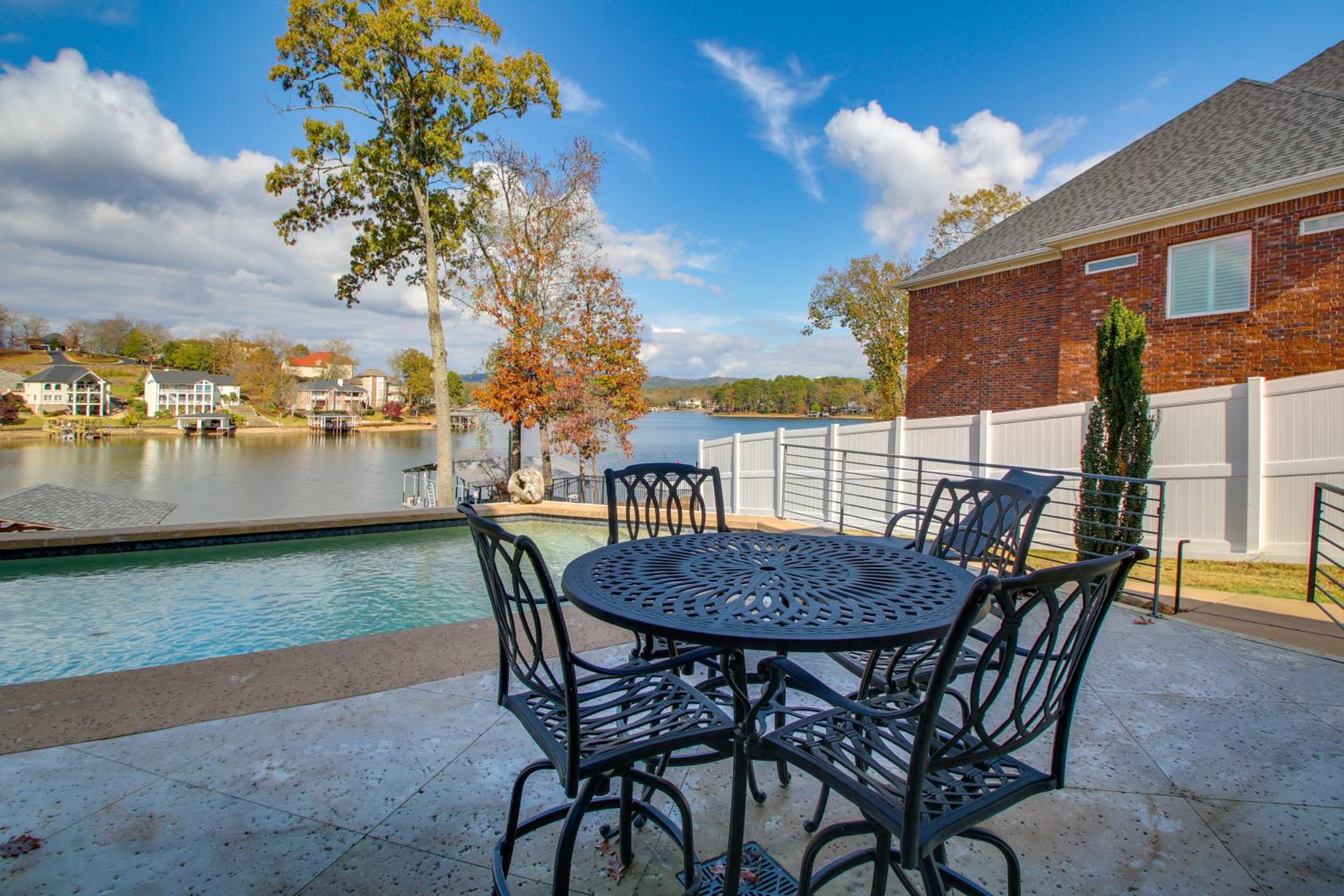 Private Pool and Slip Luxury Lake Hamilton Home!