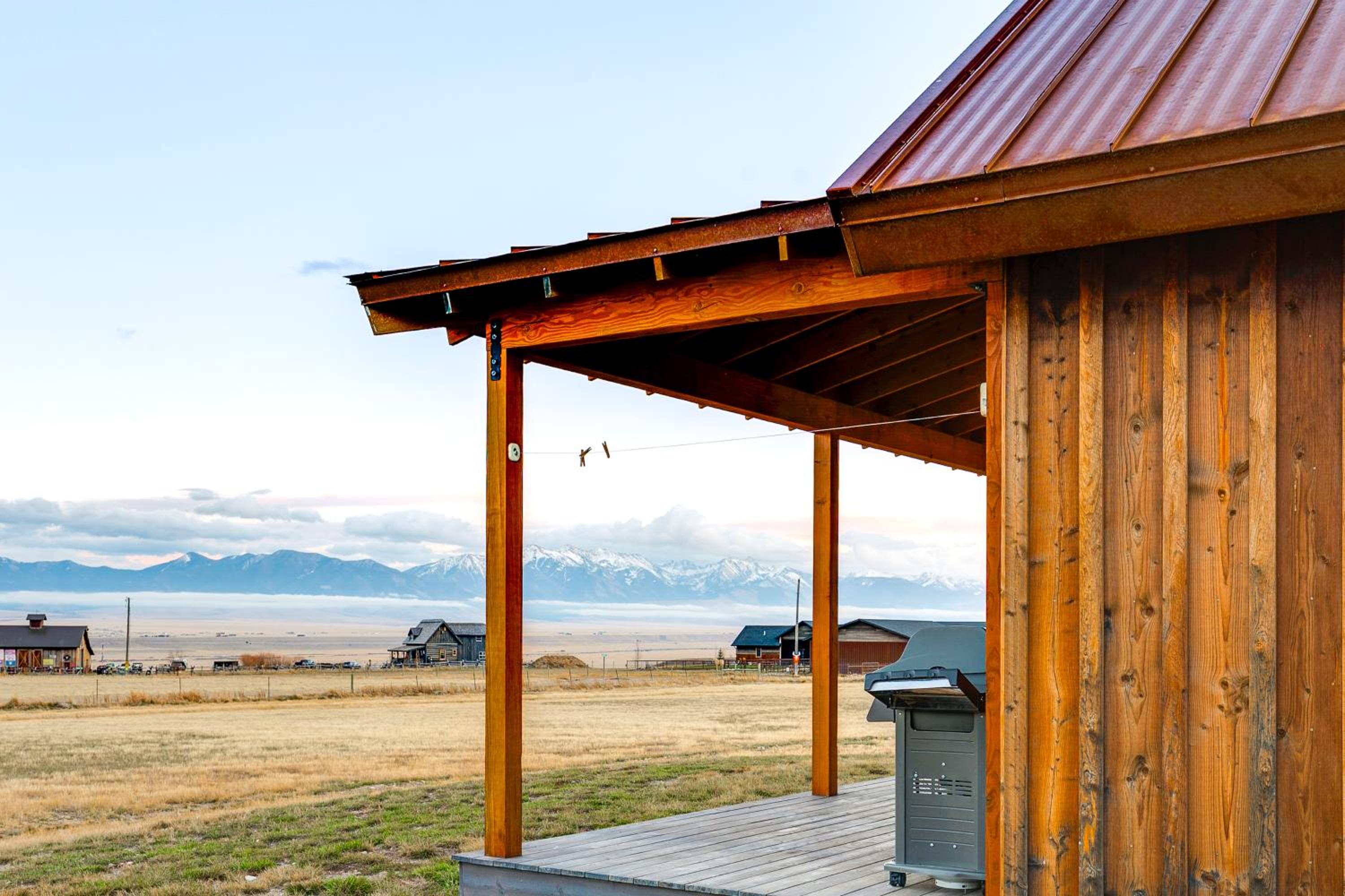 Fish, Hike and Explore! Ennis Cabin - 13 Mi to Town