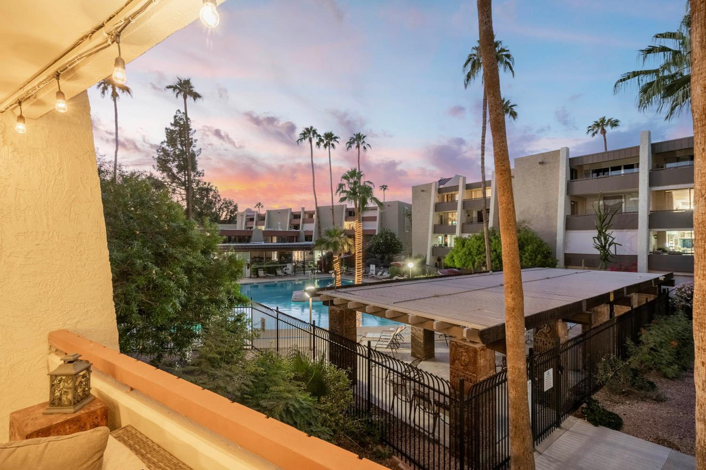 Less Than 1 Mi to Fashion Square Condo with Community Perks