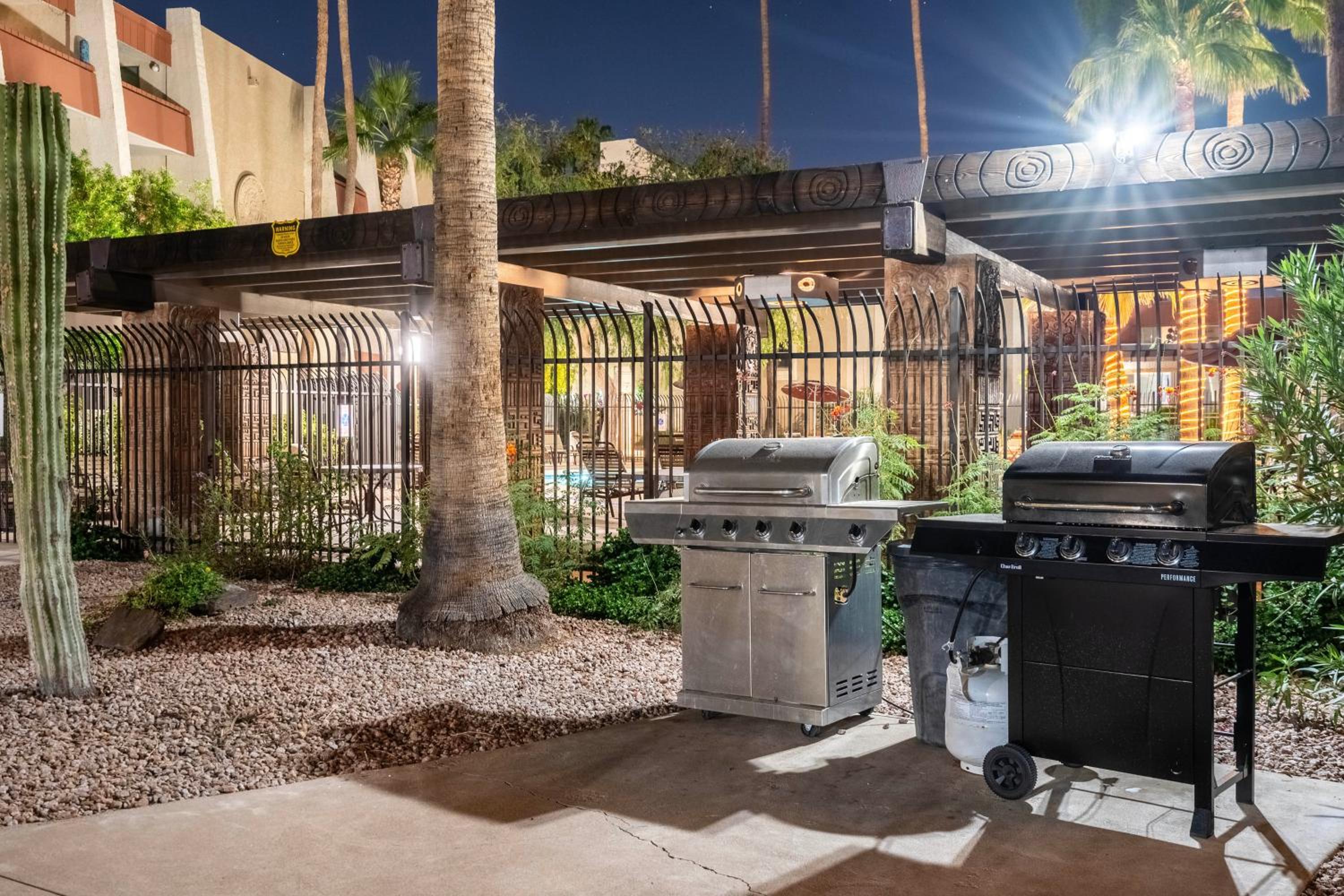 Less Than 1 Mi to Fashion Square Condo with Community Perks