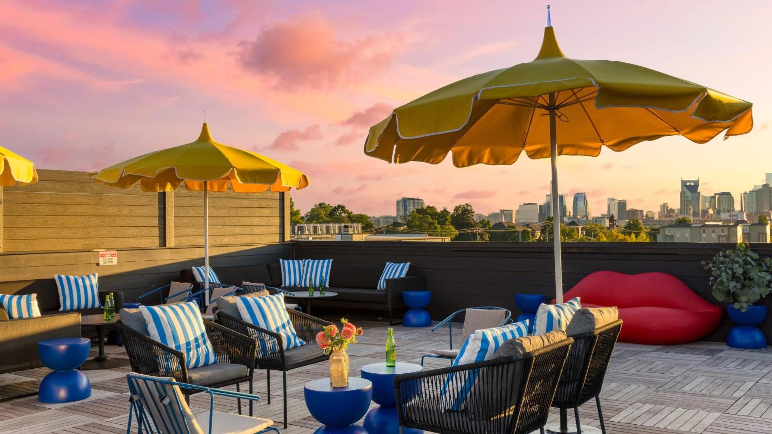 The Carter by AvantStay 2nd Floor Sleeps 48