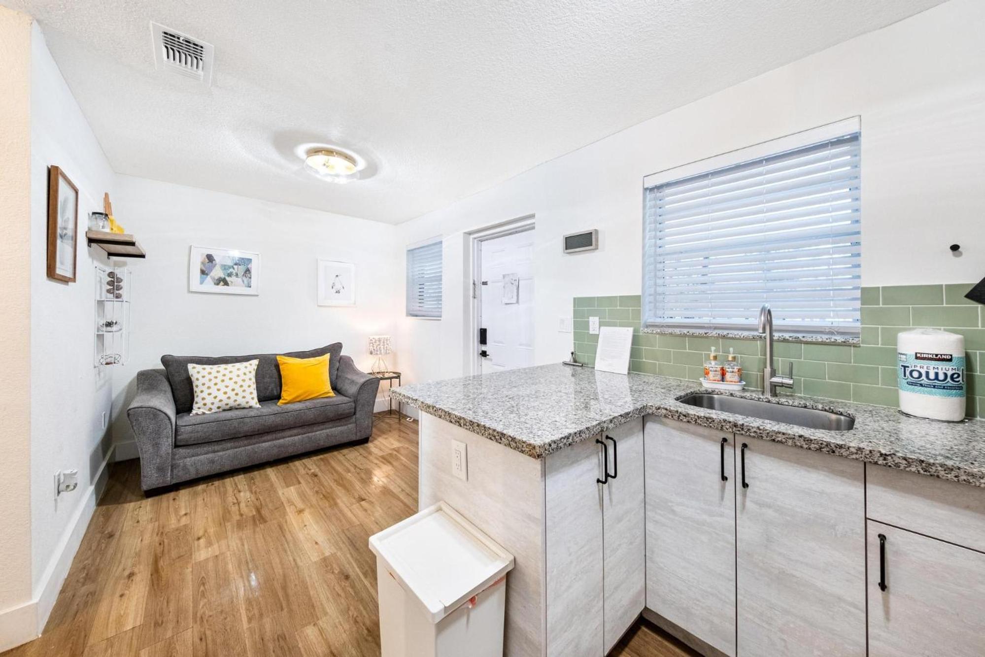 CASA MARE 1BR Steps from the Ocean