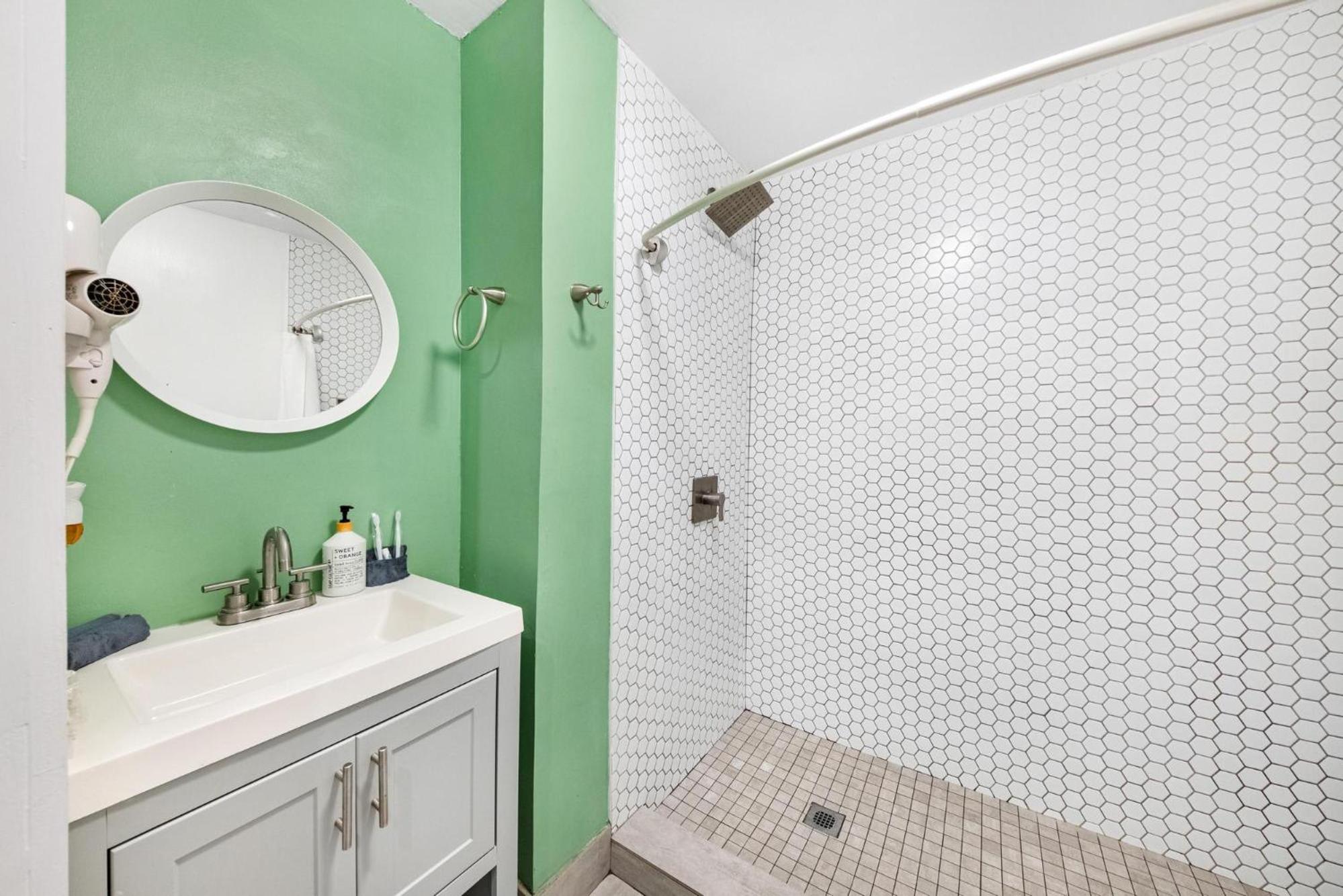 CASA MARE 1BR Steps from the Ocean