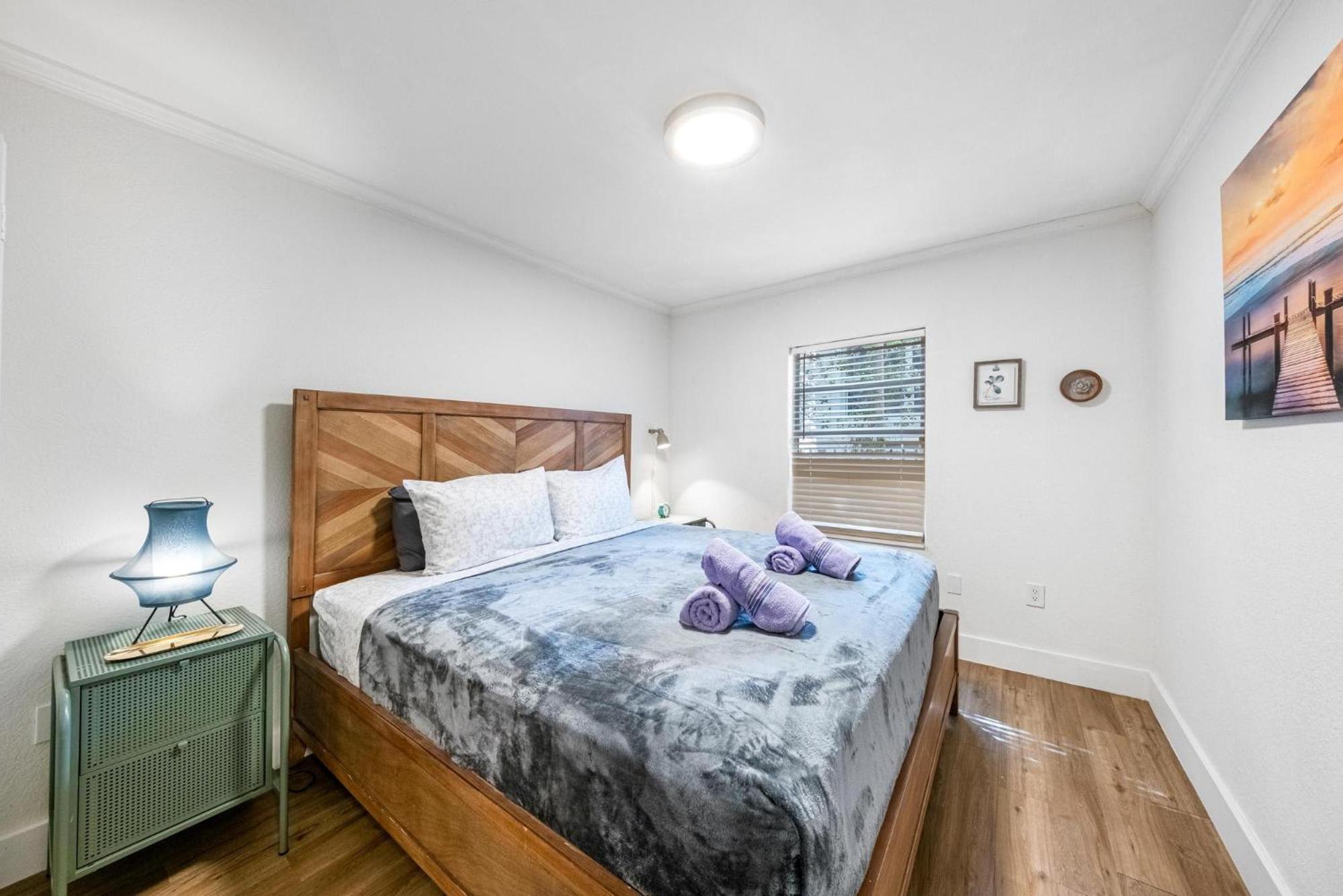 Steps from Ocean Art Deco 1BR & Free Parking