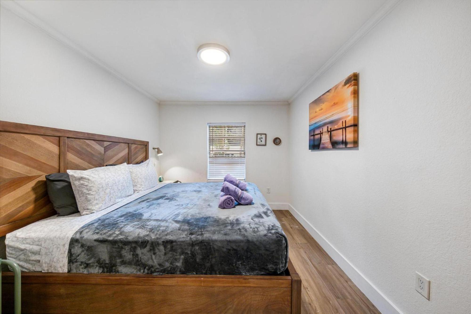 Steps from Ocean Art Deco 1BR & Free Parking