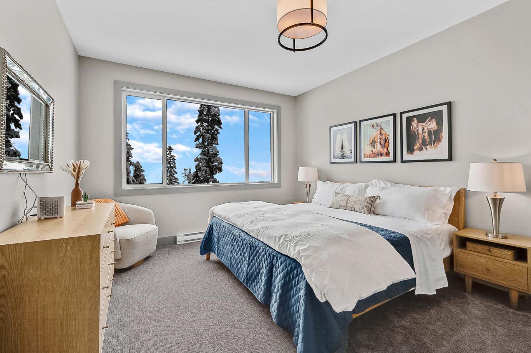 Western Star Chalet Ski in out and Amazing Mtn View