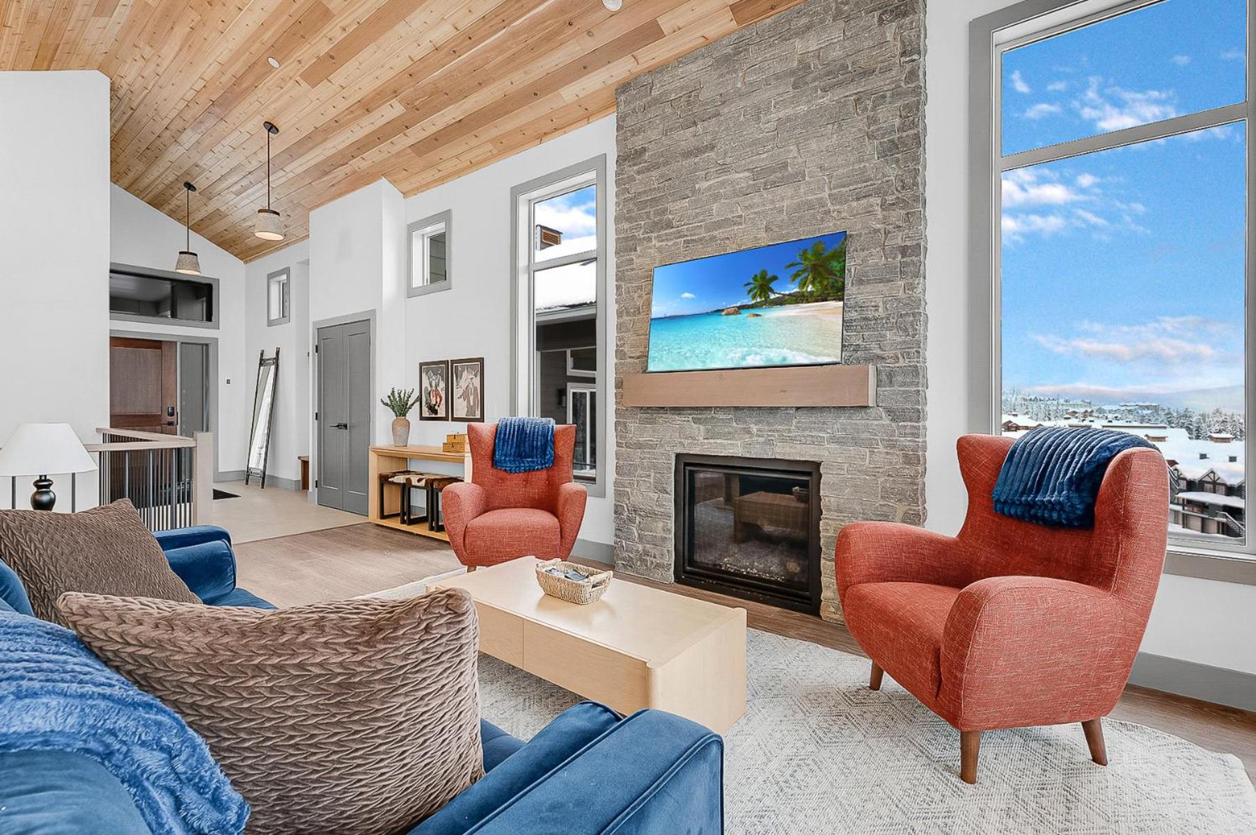 Western Star Chalet Ski in out and Amazing Mtn View