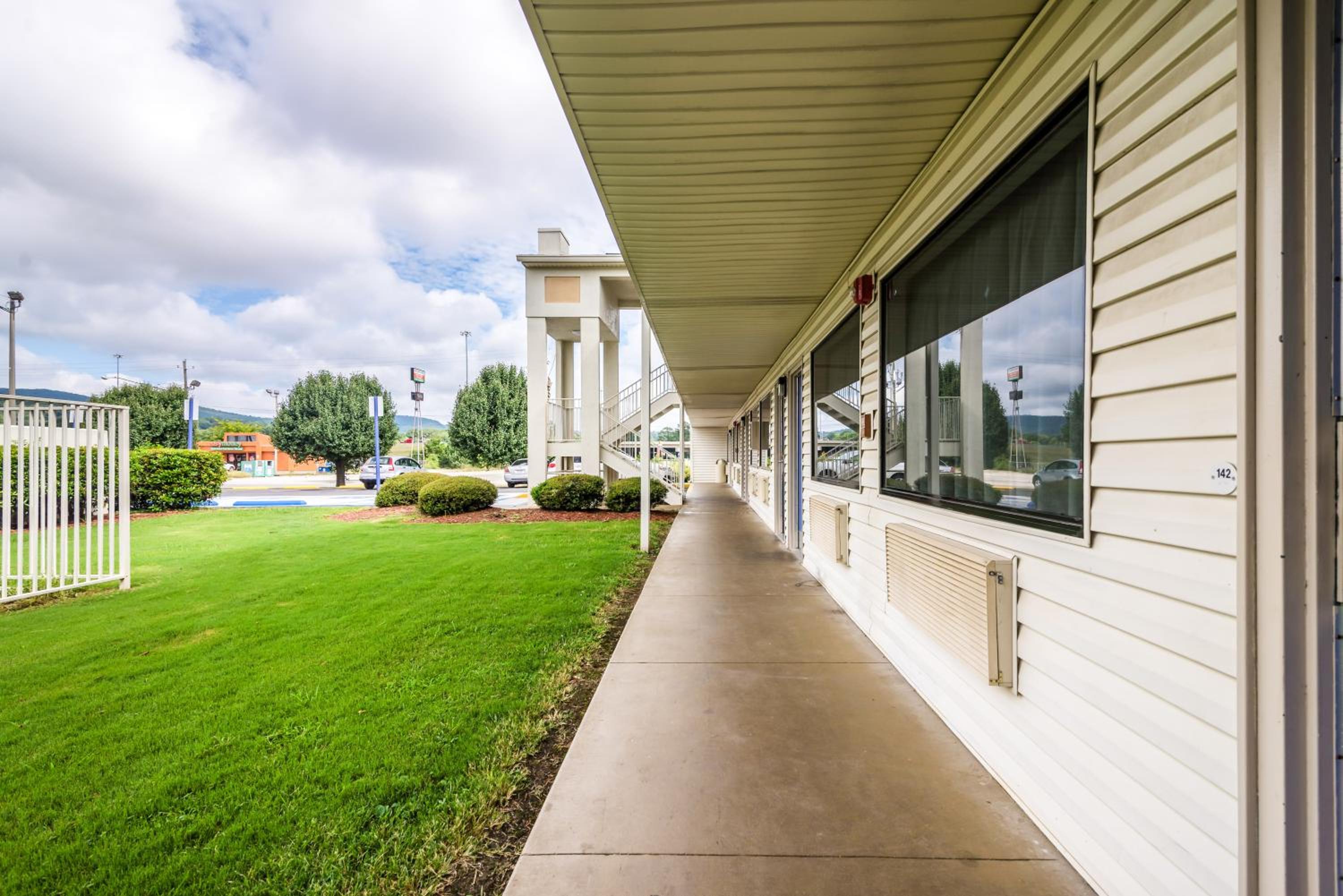 Oxford Vacations - Motel 6-Anniston, AL - Property Image 47