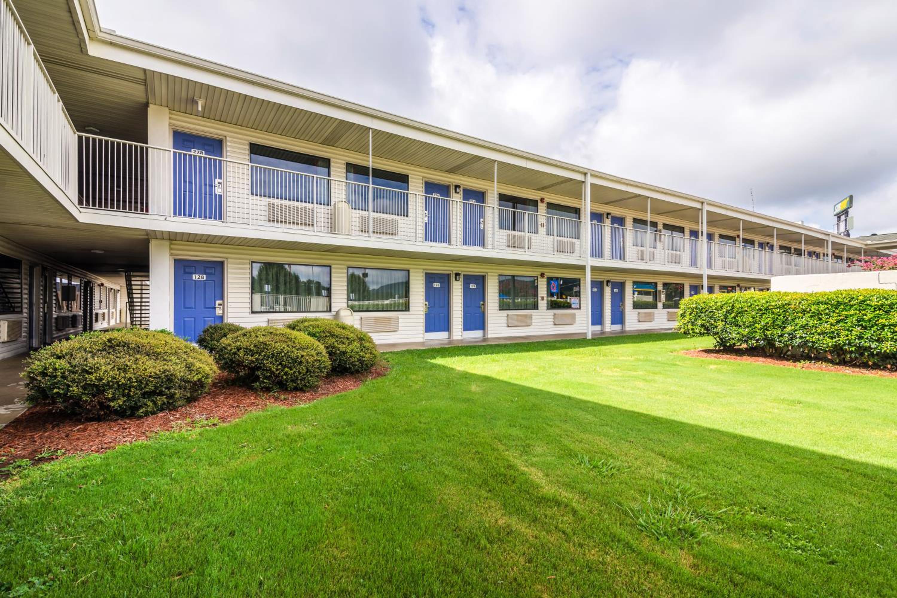Oxford Vacations - Motel 6-Anniston, AL - Property Image 40