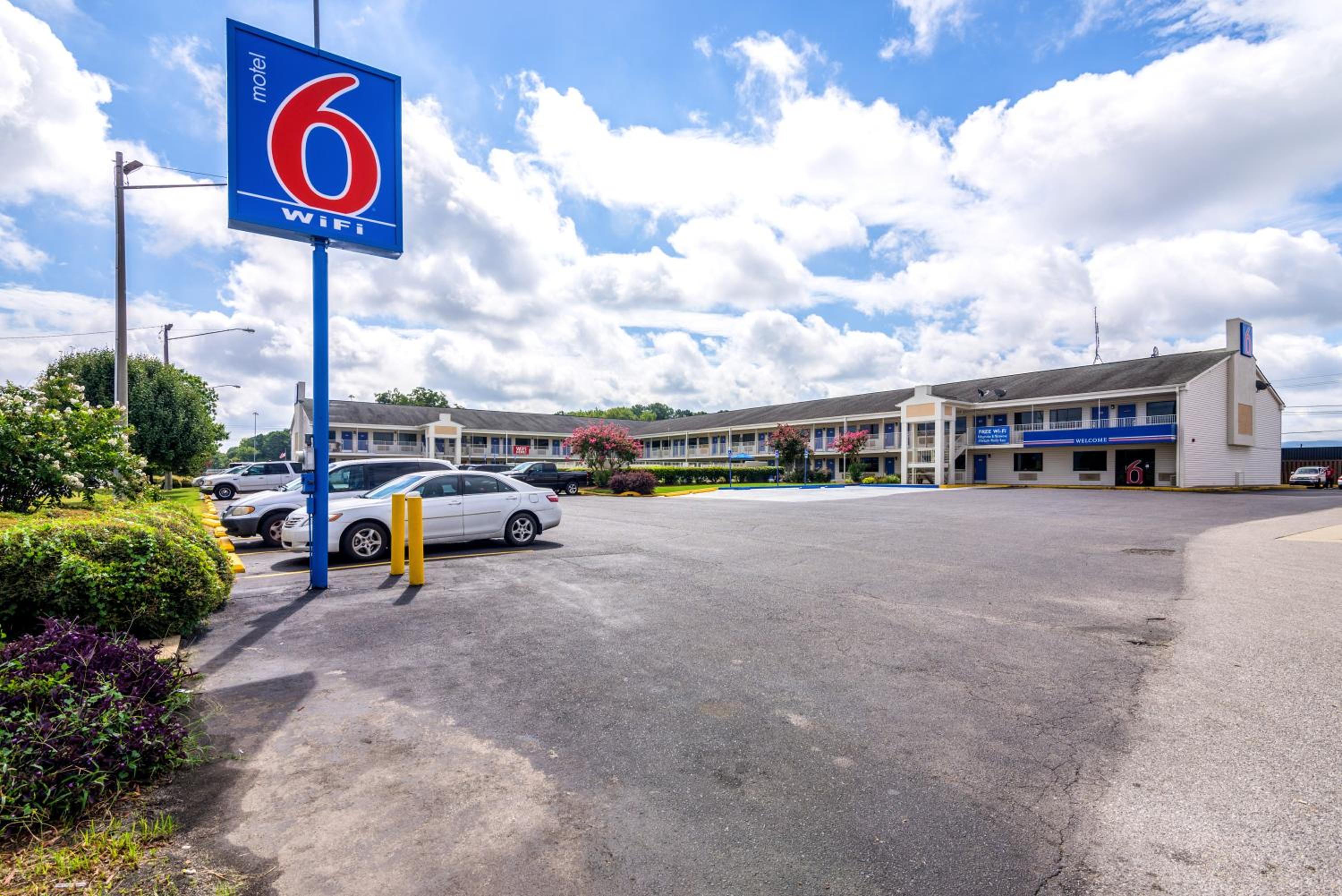 Oxford Vacations - Motel 6-Anniston, AL - Property Image 43
