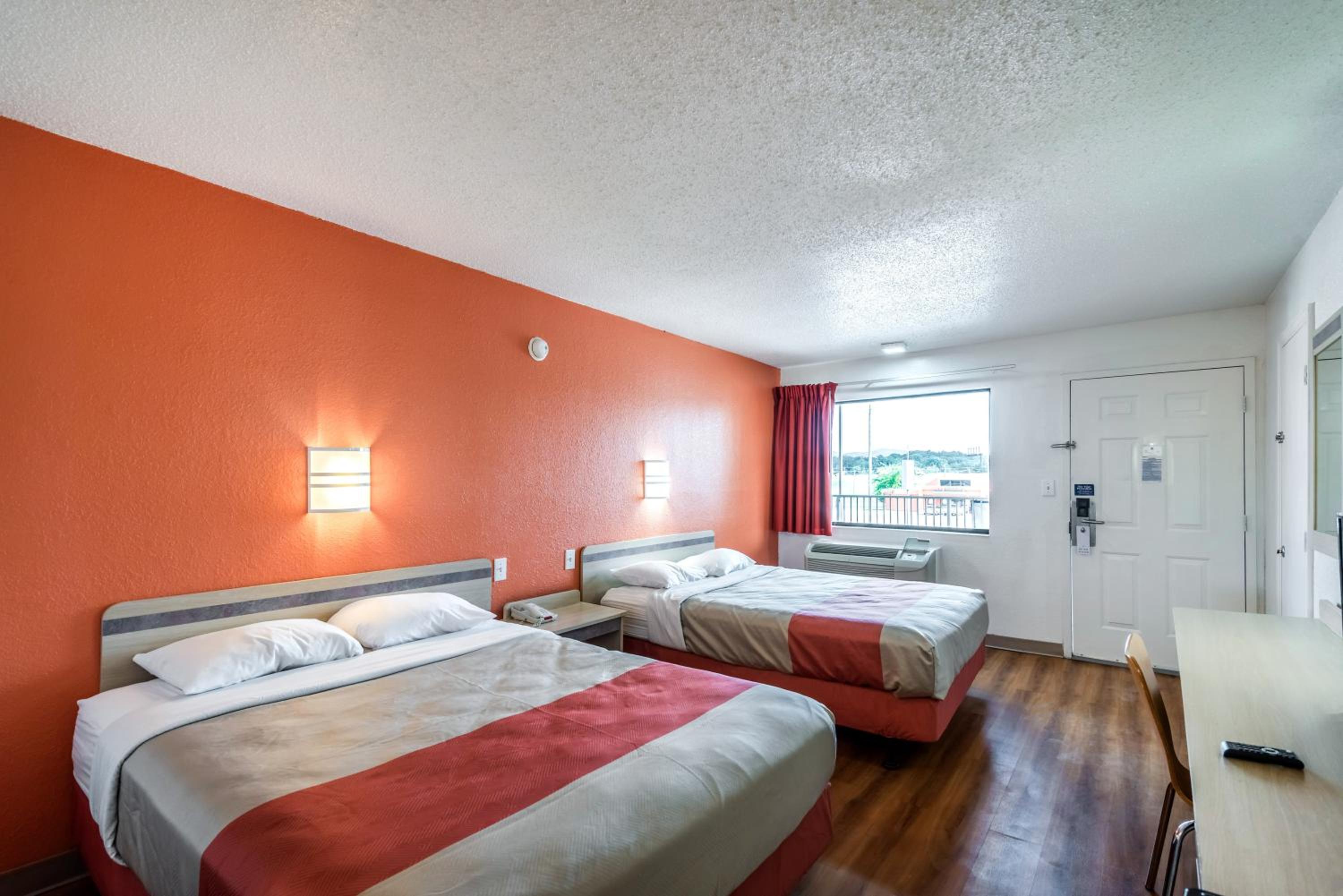 Oxford Vacations - Motel 6-Anniston, AL - Property Image 9