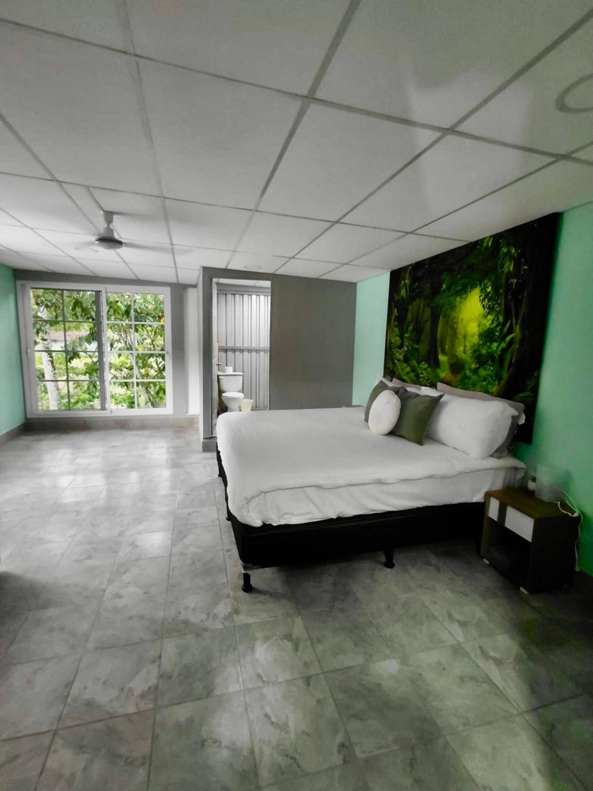 Peaceful Morales Getaway with 3 Spacious Bedrooms