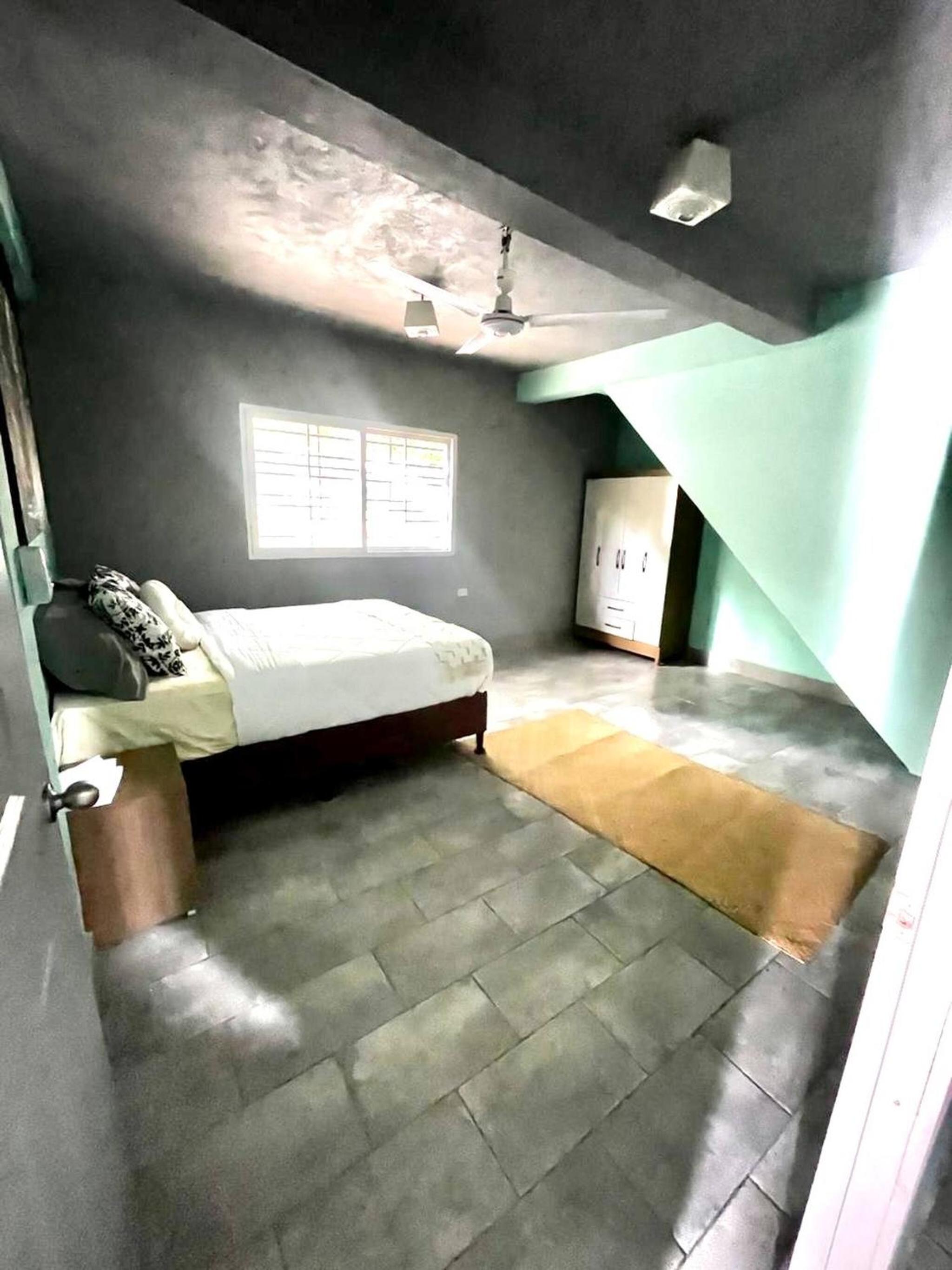 Peaceful Morales Getaway with 3 Spacious Bedrooms