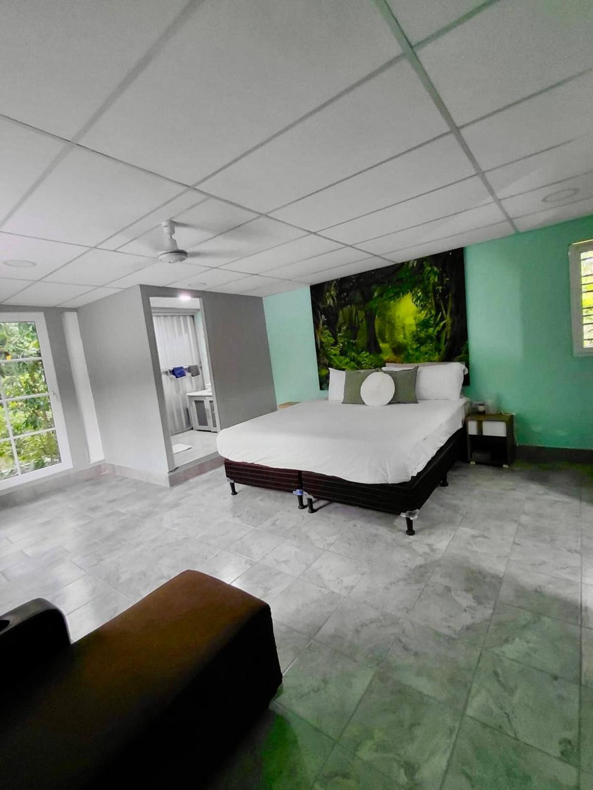 Peaceful Morales Getaway with 3 Spacious Bedrooms