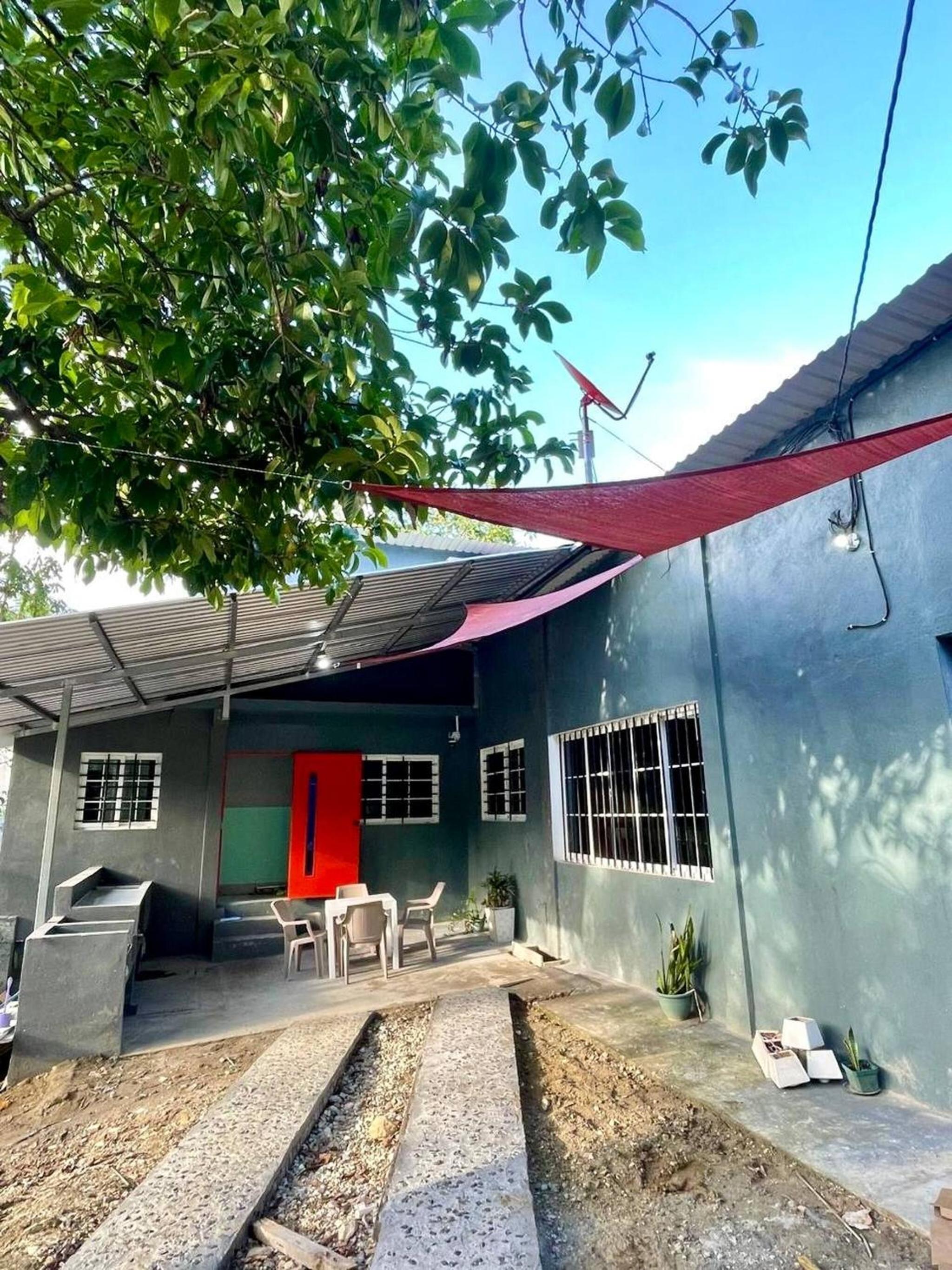 Peaceful Morales Getaway with 3 Spacious Bedrooms