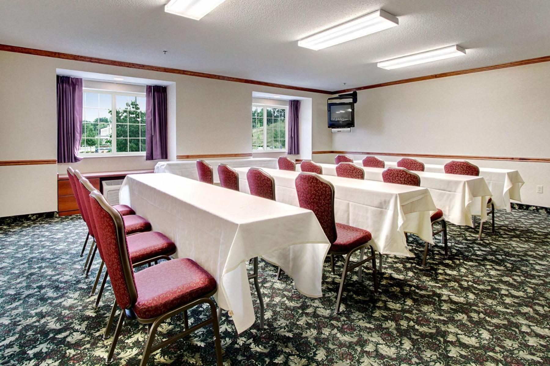 Microtel Inn & Suites by Wyndham Bridgeport view 5