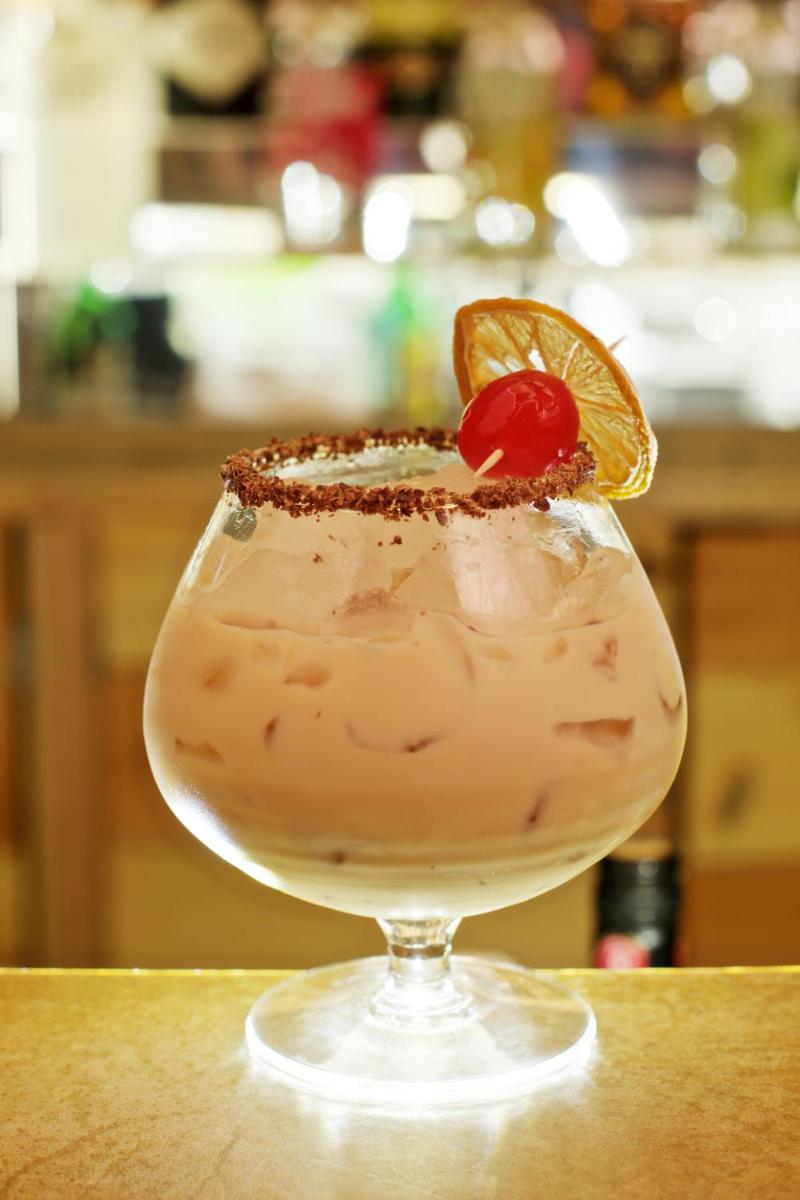 bar