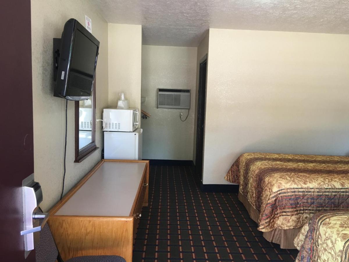 Marianna Vacations - Best Value Inn Motel Sandusky - Property Image 66