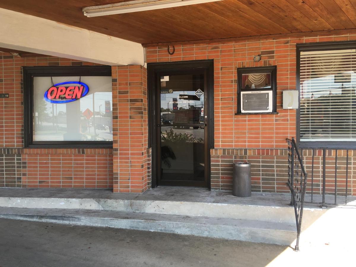 Marianna Vacations - Best Value Inn Motel Sandusky - Property Image 44