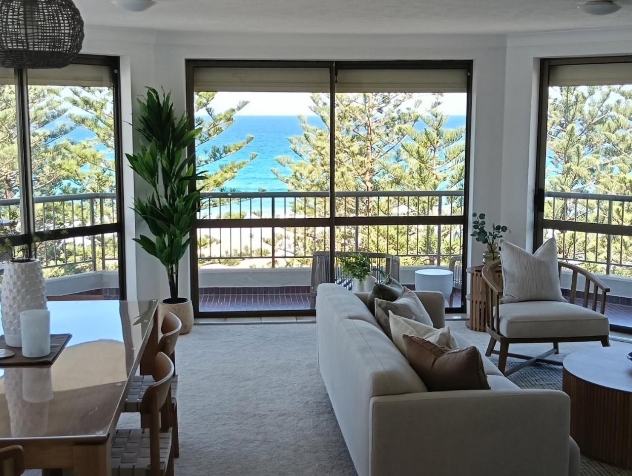 Absolute Burleigh Beachfront - Stylish 2BR Oceanview Stay